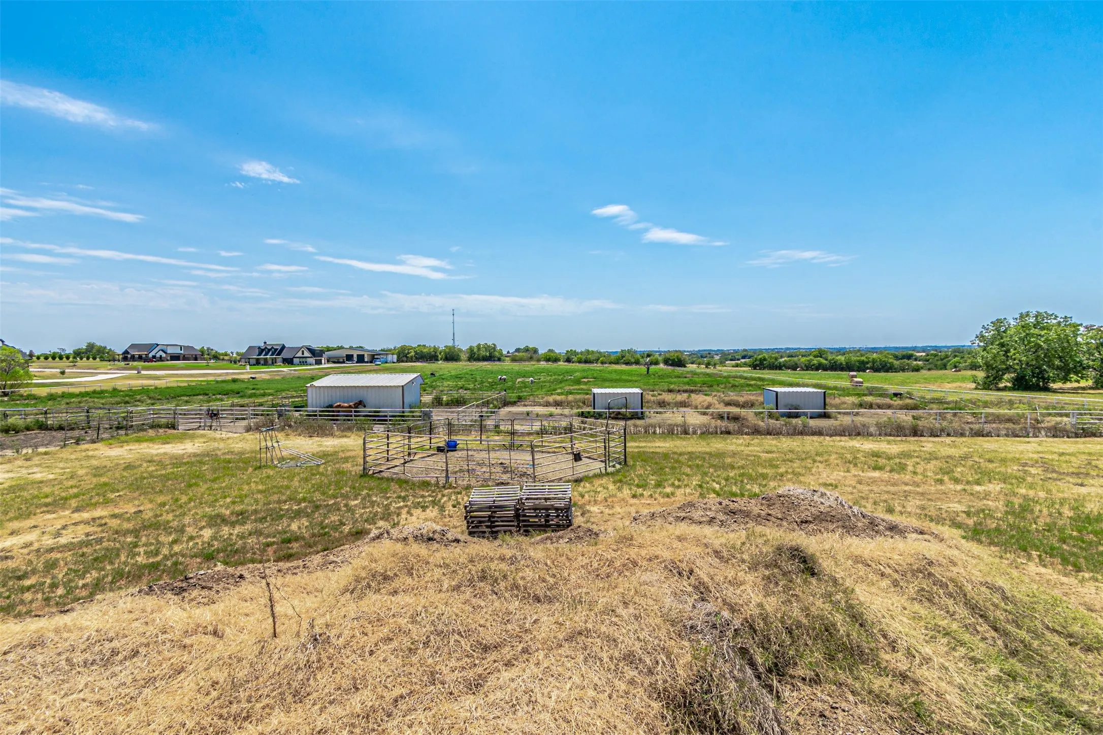 Farm For Sale in Denton County , 12146 FM2450 Highway, Sanger, Texas 76266, 3 Bedroom, 3 Bathroom, 2 Garage spaces, 1,500 Sqft, built in 1987, mls#21369820, Real Estate Agent in Sanger, Homes For Sale in Denton county, Homes For Sale in Sanger, Realtor in Sanger Texas, Real Estate Brokerage Independent Realty Texas, Luminita Cordes Realtor