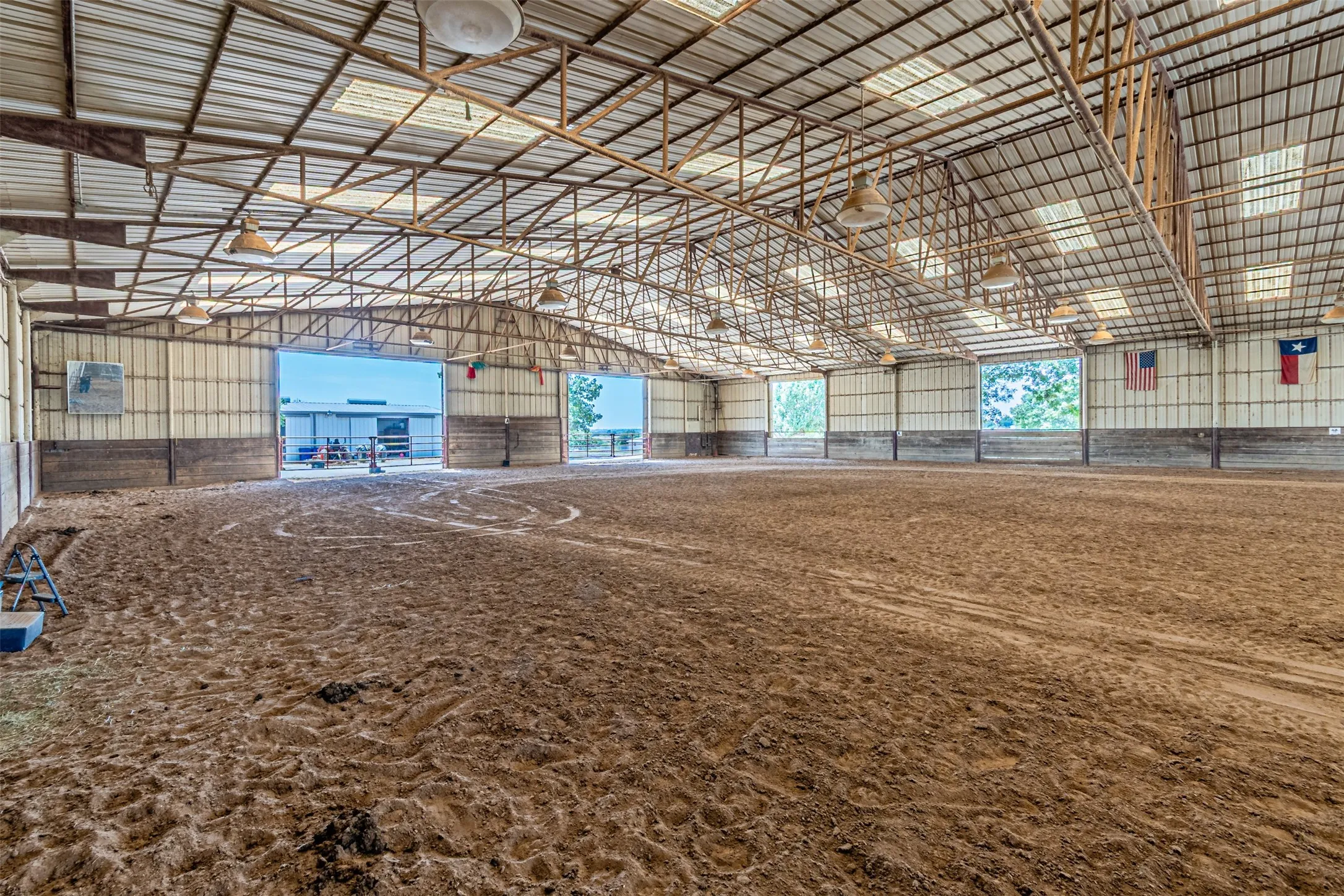Farm For Sale in Denton County , 12146 FM2450 Highway, Sanger, Texas 76266, 3 Bedroom, 3 Bathroom, 2 Garage spaces, 1,500 Sqft, built in 1987, mls#21369820, Real Estate Agent in Sanger, Homes For Sale in Denton county, Homes For Sale in Sanger, Realtor in Sanger Texas, Real Estate Brokerage Independent Realty Texas, Luminita Cordes Realtor