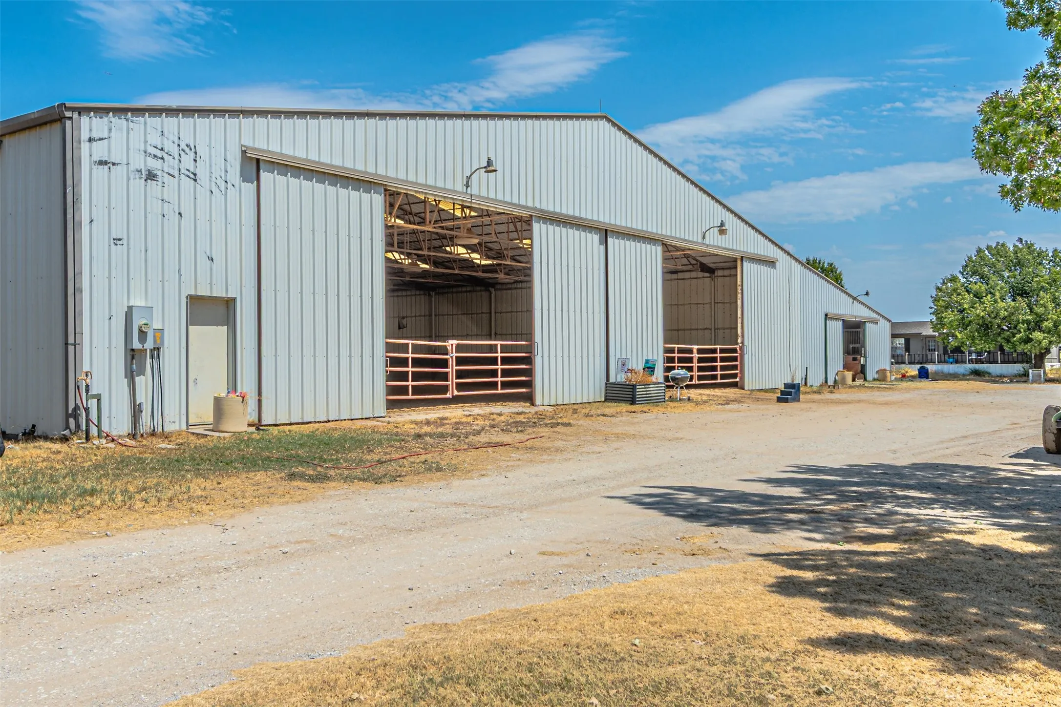 Farm For Sale in Denton County , 12146 FM2450 Highway, Sanger, Texas 76266, 3 Bedroom, 3 Bathroom, 2 Garage spaces, 1,500 Sqft, built in 1987, mls#21369820, Real Estate Agent in Sanger, Homes For Sale in Denton county, Homes For Sale in Sanger, Realtor in Sanger Texas, Real Estate Brokerage Independent Realty Texas, Luminita Cordes Realtor