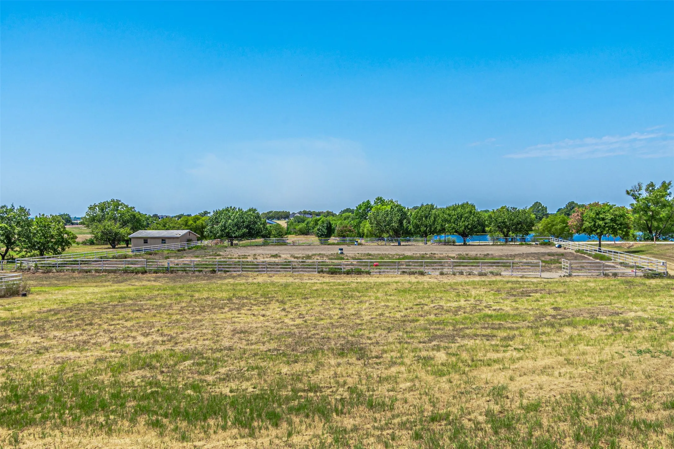 Farm For Sale in Denton County , 12146 FM2450 Highway, Sanger, Texas 76266, 3 Bedroom, 3 Bathroom, 2 Garage spaces, 1,500 Sqft, built in 1987, mls#21369820, Real Estate Agent in Sanger, Homes For Sale in Denton county, Homes For Sale in Sanger, Realtor in Sanger Texas, Real Estate Brokerage Independent Realty Texas, Luminita Cordes Realtor