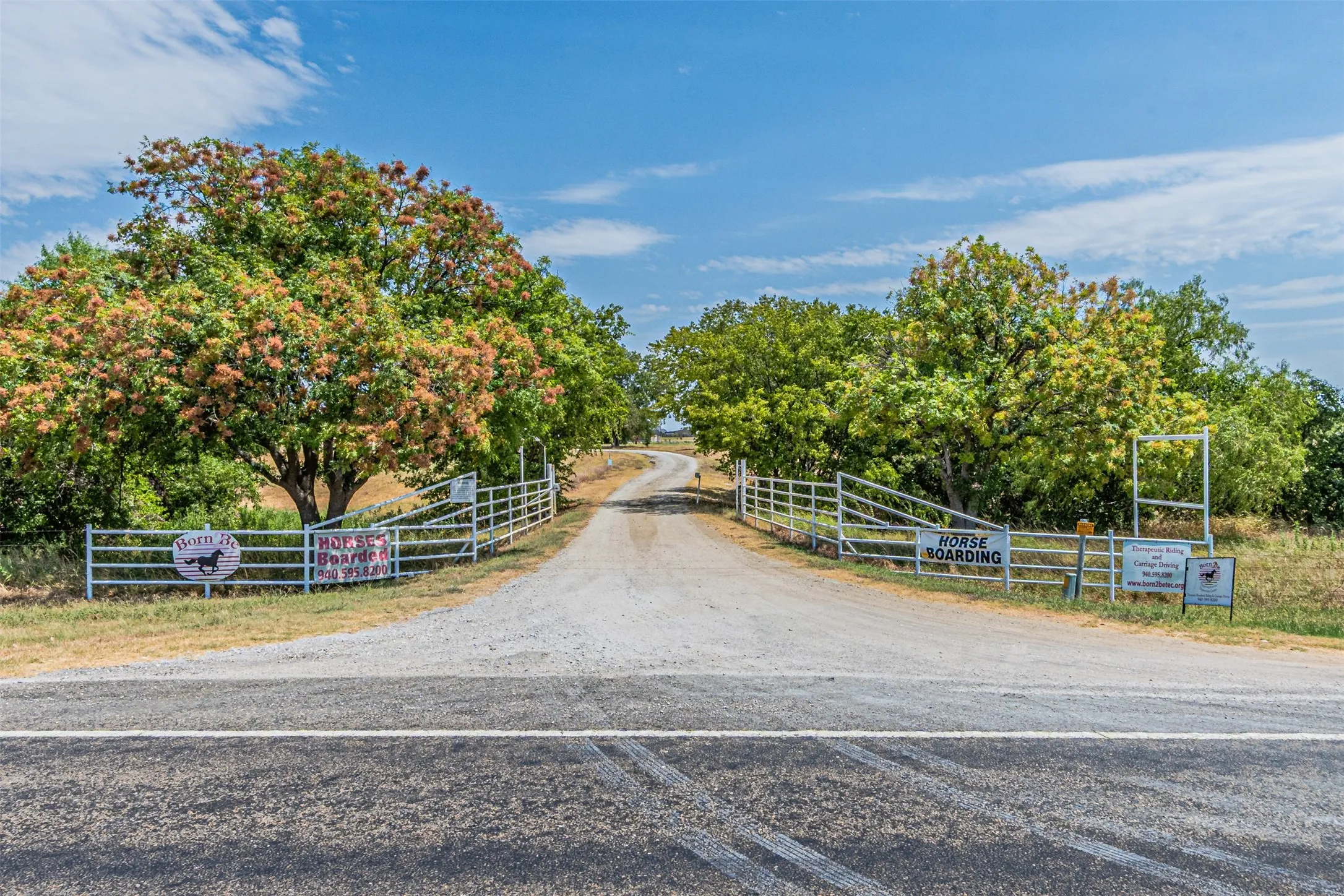 Farm For Sale in Denton County , 12146 FM2450 Highway, Sanger, Texas 76266, 3 Bedroom, 3 Bathroom, 2 Garage spaces, 1,500 Sqft, built in 1987, mls#21369820, Real Estate Agent in Sanger, Homes For Sale in Denton county, Homes For Sale in Sanger, Realtor in Sanger Texas, Real Estate Brokerage Independent Realty Texas, Luminita Cordes Realtor