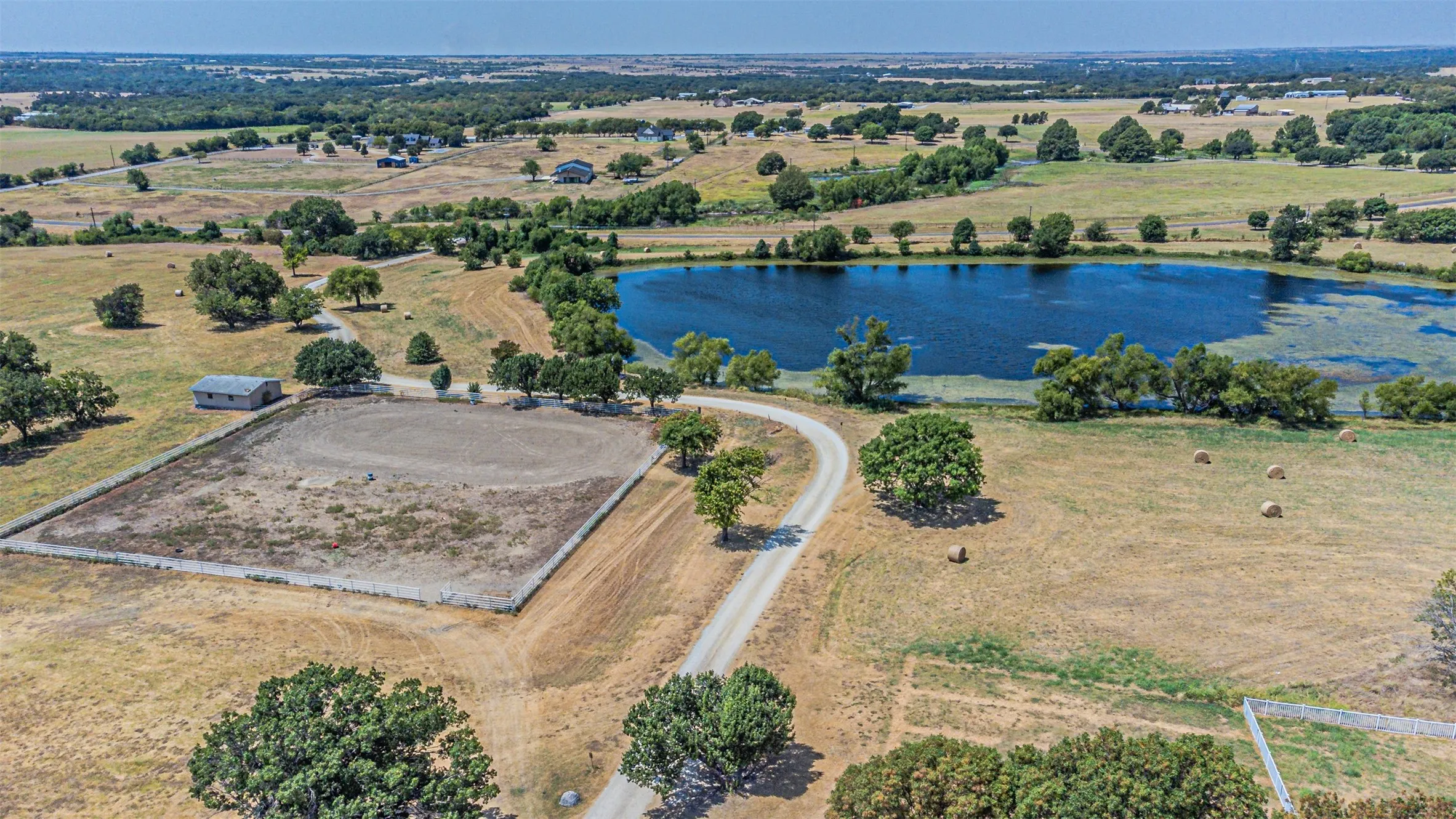 Farm For Sale in Denton County , 12146 FM2450 Highway, Sanger, Texas 76266, 3 Bedroom, 3 Bathroom, 2 Garage spaces, 1,500 Sqft, built in 1987, mls#21369820, Real Estate Agent in Sanger, Homes For Sale in Denton county, Homes For Sale in Sanger, Realtor in Sanger Texas, Real Estate Brokerage Independent Realty Texas, Luminita Cordes Realtor