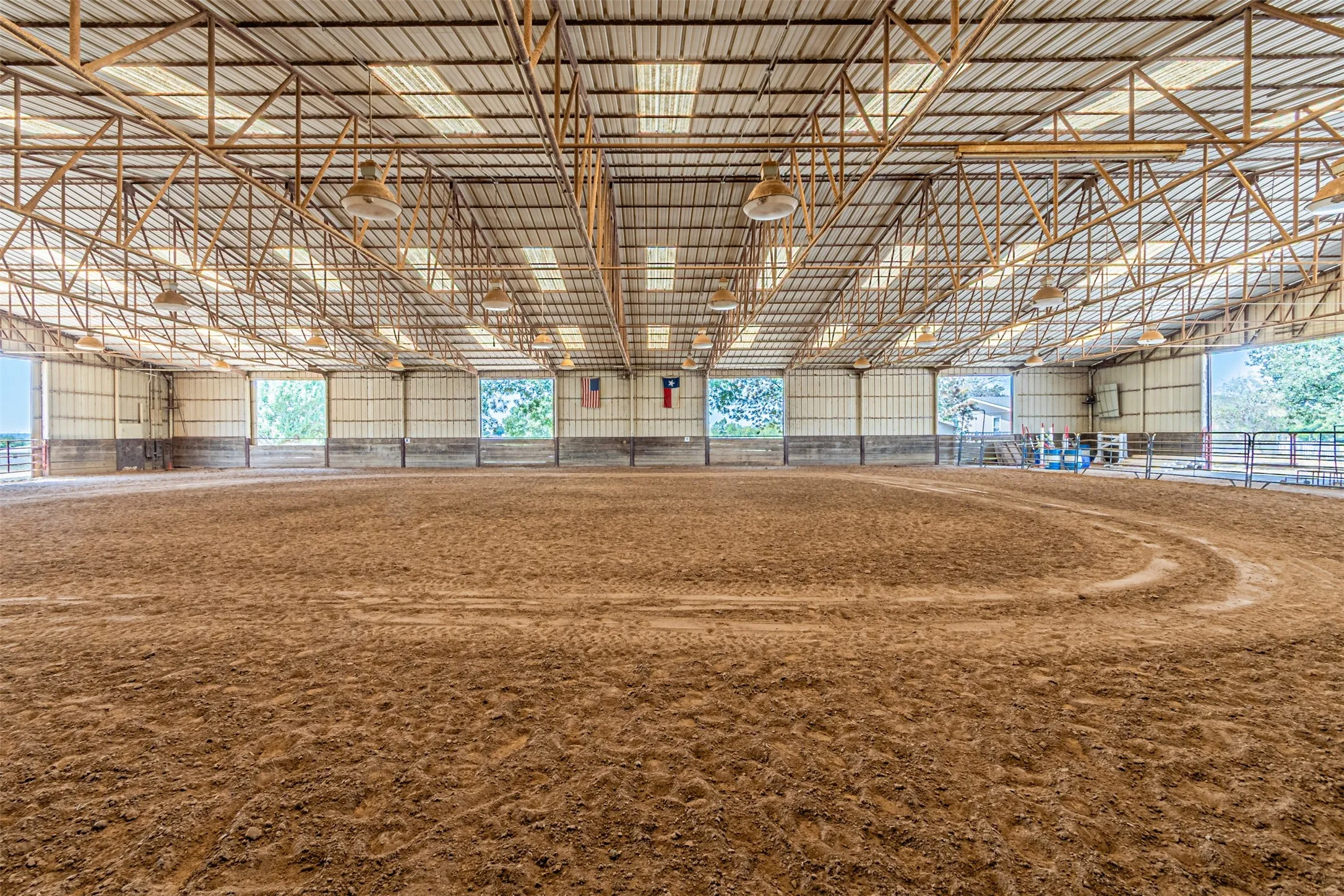 Farm For Sale in Denton County , 12146 FM2450 Highway, Sanger, Texas 76266, 3 Bedroom, 3 Bathroom, 2 Garage spaces, 1,500 Sqft, built in 1987, mls#21369820, Real Estate Agent in Sanger, Homes For Sale in Denton county, Homes For Sale in Sanger, Realtor in Sanger Texas, Real Estate Brokerage Independent Realty Texas, Luminita Cordes Realtor