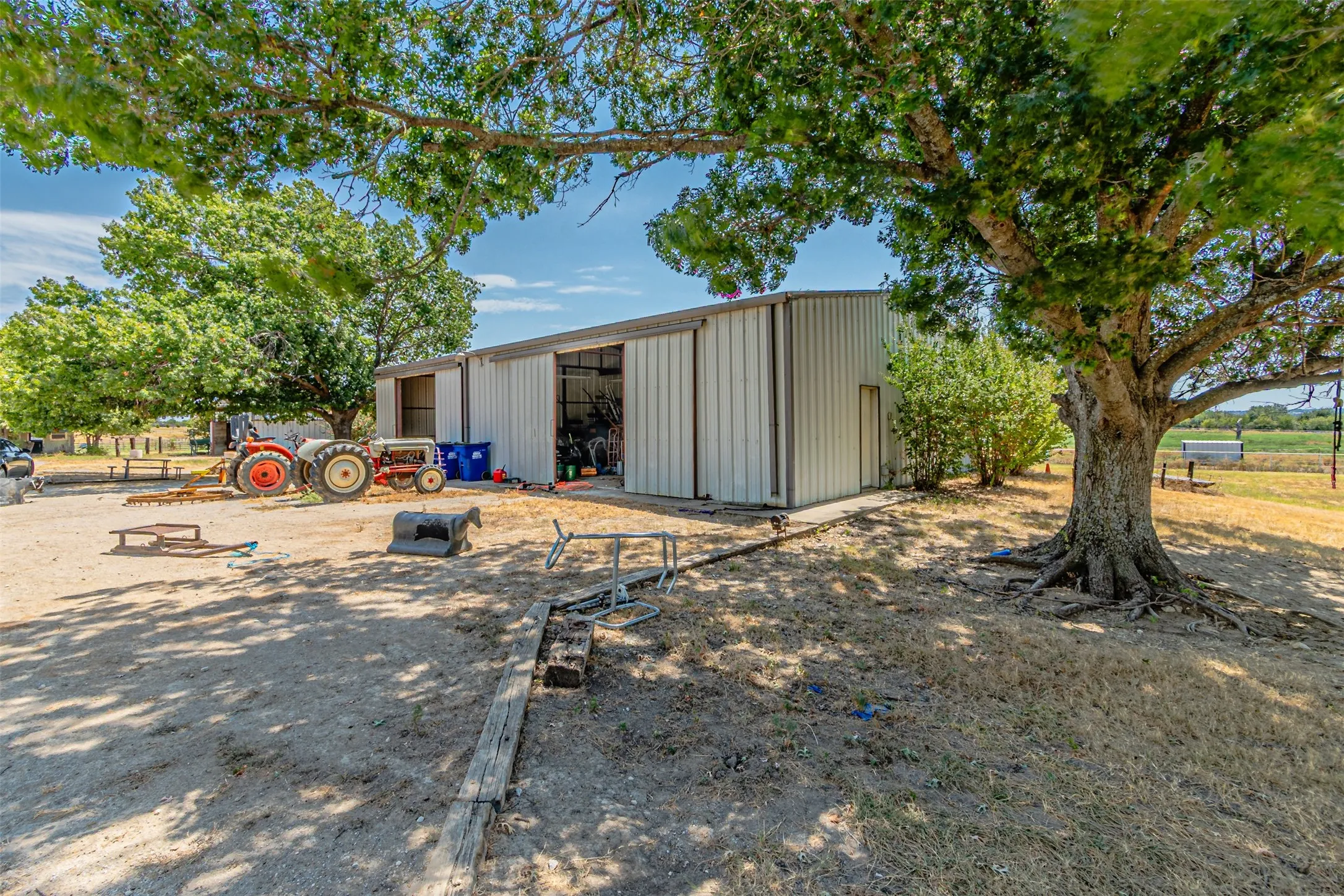 Farm For Sale in Denton County , 12146 FM2450 Highway, Sanger, Texas 76266, 3 Bedroom, 3 Bathroom, 2 Garage spaces, 1,500 Sqft, built in 1987, mls#21369820, Real Estate Agent in Sanger, Homes For Sale in Denton county, Homes For Sale in Sanger, Realtor in Sanger Texas, Real Estate Brokerage Independent Realty Texas, Luminita Cordes Realtor