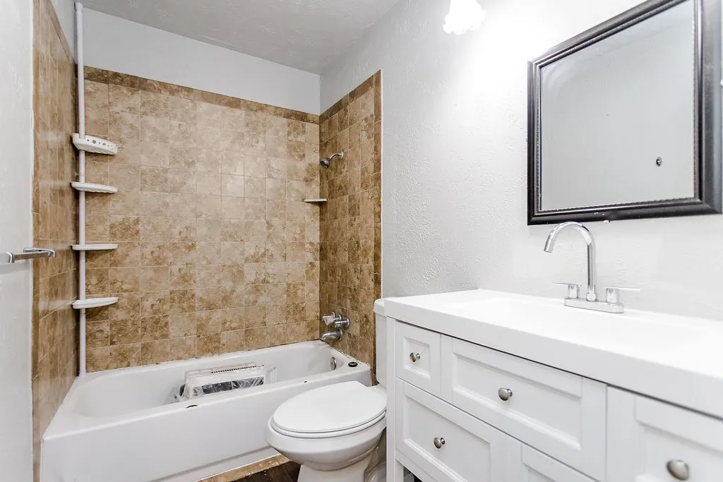 Single Family Residence For Sale in Dallas County , 2633 Santa Anna Drive, Grand Prairie, Texas 75052, 3 Bedroom, 2 Bathroom, 1 Garage spaces, 1,224 Sqft, built in 1974, mls#21380583, Real Estate Agent in Grand Prairie, Homes For Sale in Dallas county, Homes For Sale in Grand Prairie, Realtor in Grand Prairie Texas, Real Estate Brokerage Independent Realty Texas, Luminita Cordes Realtor