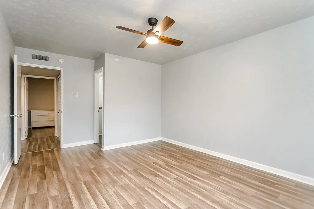 Single Family Residence For Sale in Dallas County , 2633 Santa Anna Drive, Grand Prairie, Texas 75052, 3 Bedroom, 2 Bathroom, 1 Garage spaces, 1,224 Sqft, built in 1974, mls#21380583, Real Estate Agent in Grand Prairie, Homes For Sale in Dallas county, Homes For Sale in Grand Prairie, Realtor in Grand Prairie Texas, Real Estate Brokerage Independent Realty Texas, Luminita Cordes Realtor