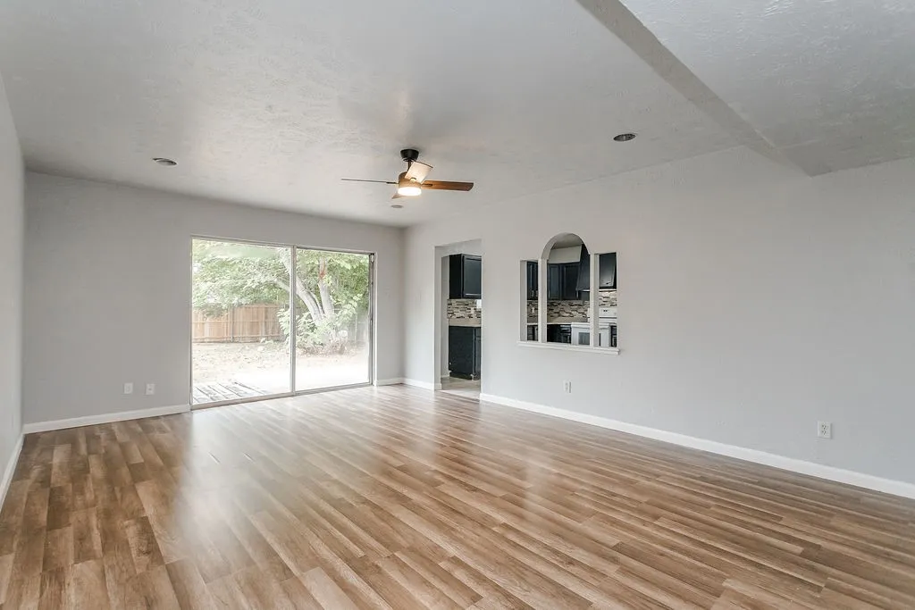 Single Family Residence For Sale in Dallas County , 2633 Santa Anna Drive, Grand Prairie, Texas 75052, 3 Bedroom, 2 Bathroom, 1 Garage spaces, 1,224 Sqft, built in 1974, mls#21380583, Real Estate Agent in Grand Prairie, Homes For Sale in Dallas county, Homes For Sale in Grand Prairie, Realtor in Grand Prairie Texas, Real Estate Brokerage Independent Realty Texas, Luminita Cordes Realtor