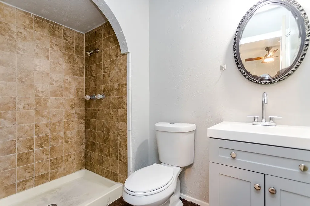 Single Family Residence For Sale in Dallas County , 2633 Santa Anna Drive, Grand Prairie, Texas 75052, 3 Bedroom, 2 Bathroom, 1 Garage spaces, 1,224 Sqft, built in 1974, mls#21380583, Real Estate Agent in Grand Prairie, Homes For Sale in Dallas county, Homes For Sale in Grand Prairie, Realtor in Grand Prairie Texas, Real Estate Brokerage Independent Realty Texas, Luminita Cordes Realtor
