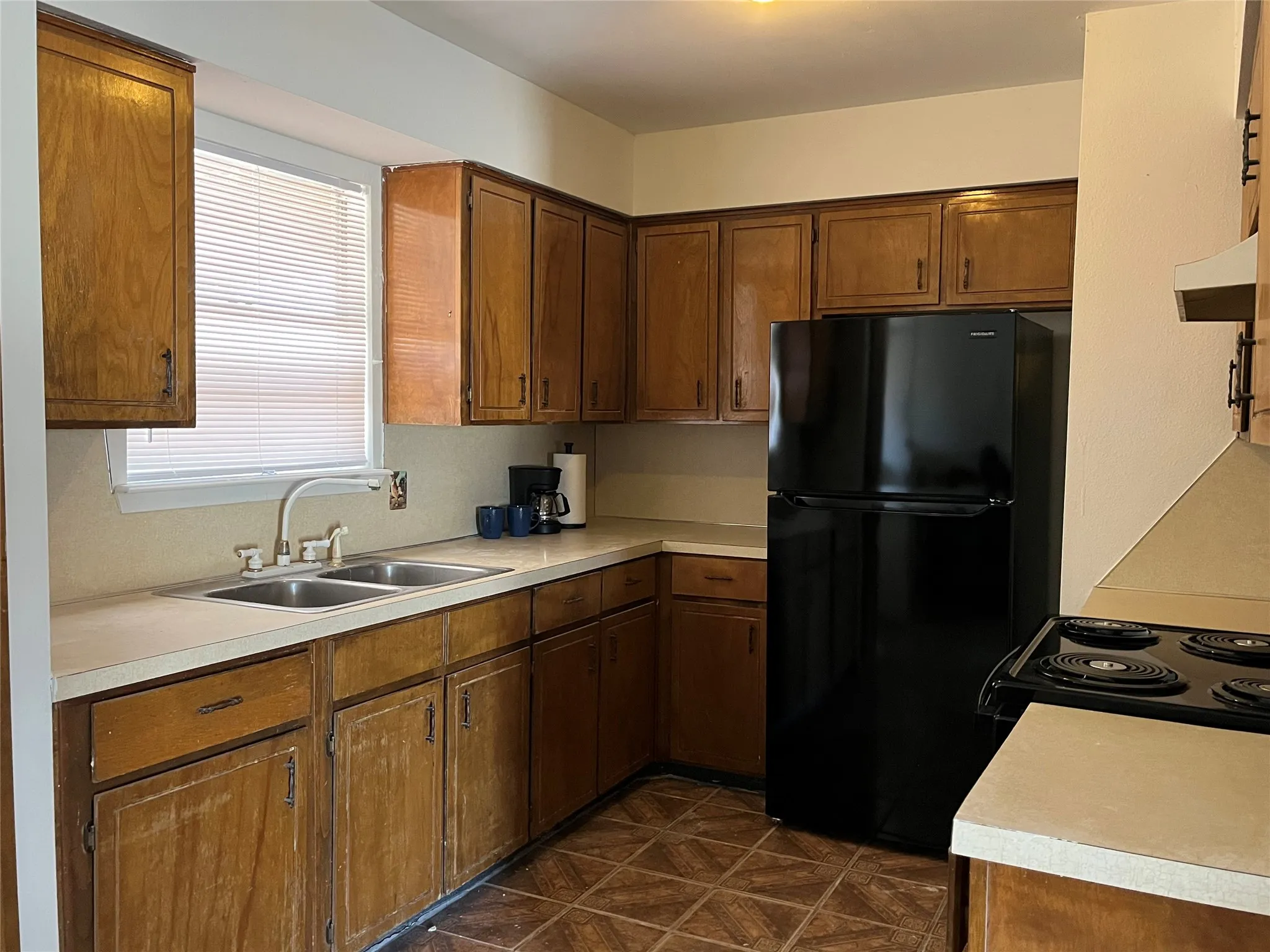 Single Family Residence For Rent in Taylor County , 206 Taylor, Merkel, Texas 79536, 3 Bedroom, 2 Bathroom, 1 Garage spaces, 1,085 Sqft, built in 1981, mls#21380539, Real Estate Agent in Merkel, Homes For Rent in Taylor county, Homes For Rent in Merkel, Realtor in Merkel Texas, Real Estate Brokerage Independent Realty Texas, Luminita Cordes Realtor