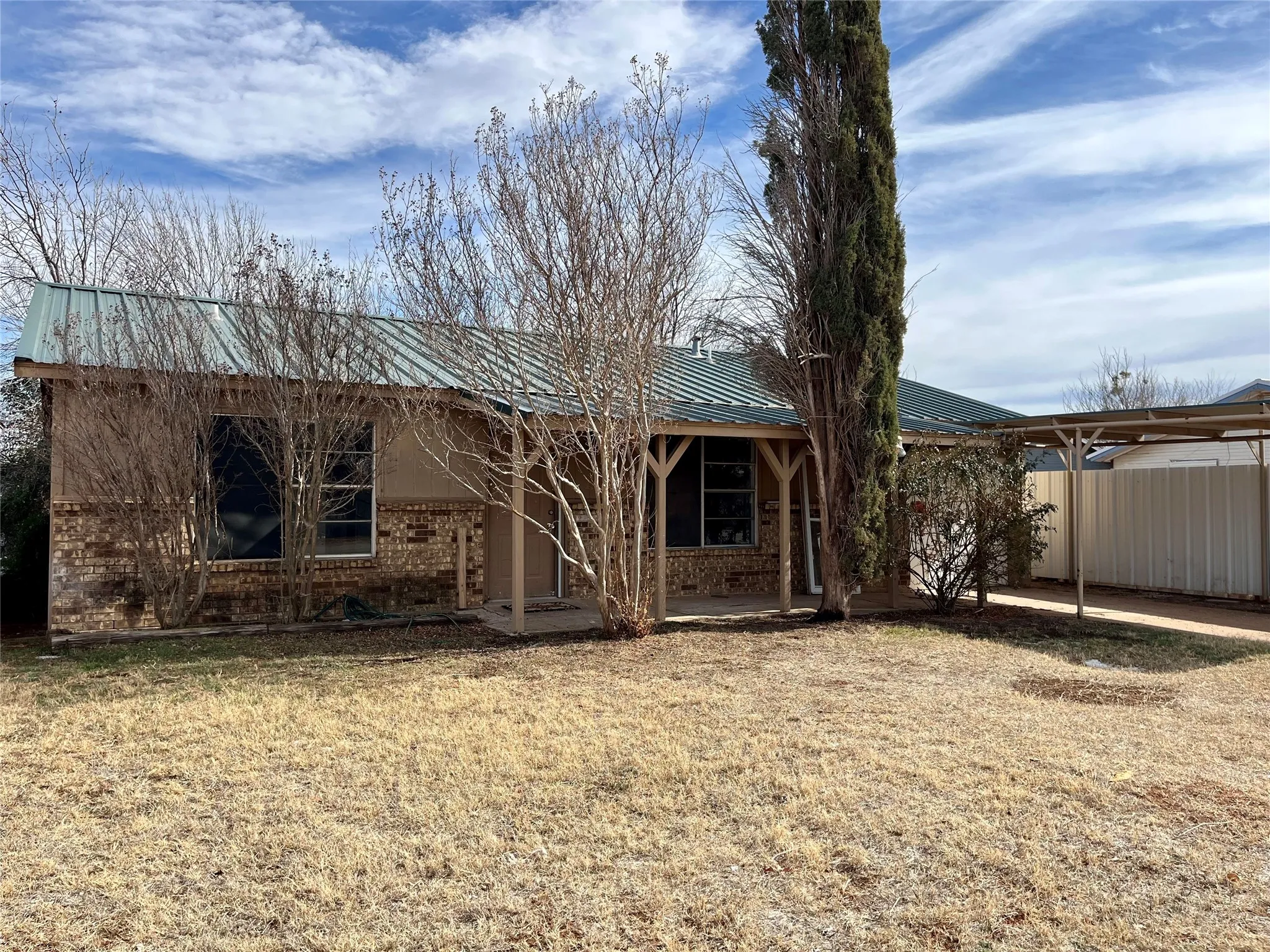 Single Family Residence For Rent in Taylor County , 206 Taylor, Merkel, Texas 79536, 3 Bedroom, 2 Bathroom, 1 Garage spaces, 1,085 Sqft, built in 1981, mls#21380539, Real Estate Agent in Merkel, Homes For Rent in Taylor county, Homes For Rent in Merkel, Realtor in Merkel Texas, Real Estate Brokerage Independent Realty Texas, Luminita Cordes Realtor
