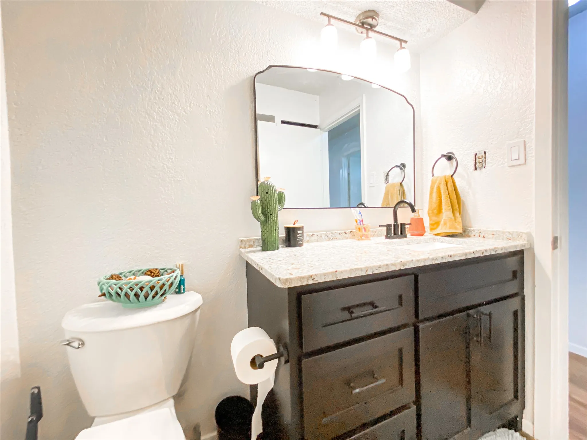 Single Family Residence For Sale in Nolan County , 309 County Road 370, Sweetwater, Texas 79556, 3 Bedroom, 2 Bathroom, 2 Garage spaces, 1,710 Sqft, built in 1986, mls#21375320, Real Estate Agent in Sweetwater, Homes For Sale in Nolan county, Homes For Sale in Sweetwater, Realtor in Sweetwater Texas, Real Estate Brokerage Independent Realty Texas, Luminita Cordes Realtor