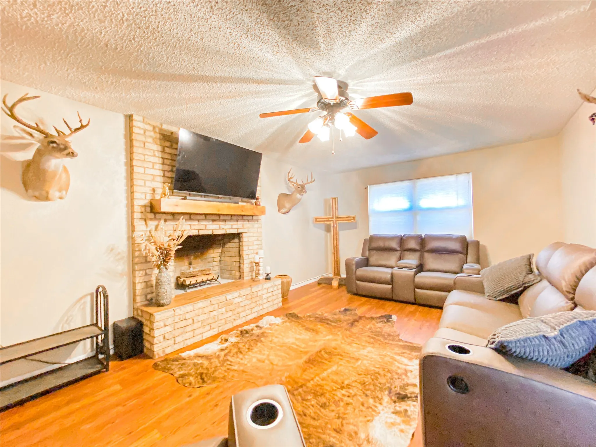 Single Family Residence For Sale in Nolan County , 309 County Road 370, Sweetwater, Texas 79556, 3 Bedroom, 2 Bathroom, 2 Garage spaces, 1,710 Sqft, built in 1986, mls#21375320, Real Estate Agent in Sweetwater, Homes For Sale in Nolan county, Homes For Sale in Sweetwater, Realtor in Sweetwater Texas, Real Estate Brokerage Independent Realty Texas, Luminita Cordes Realtor