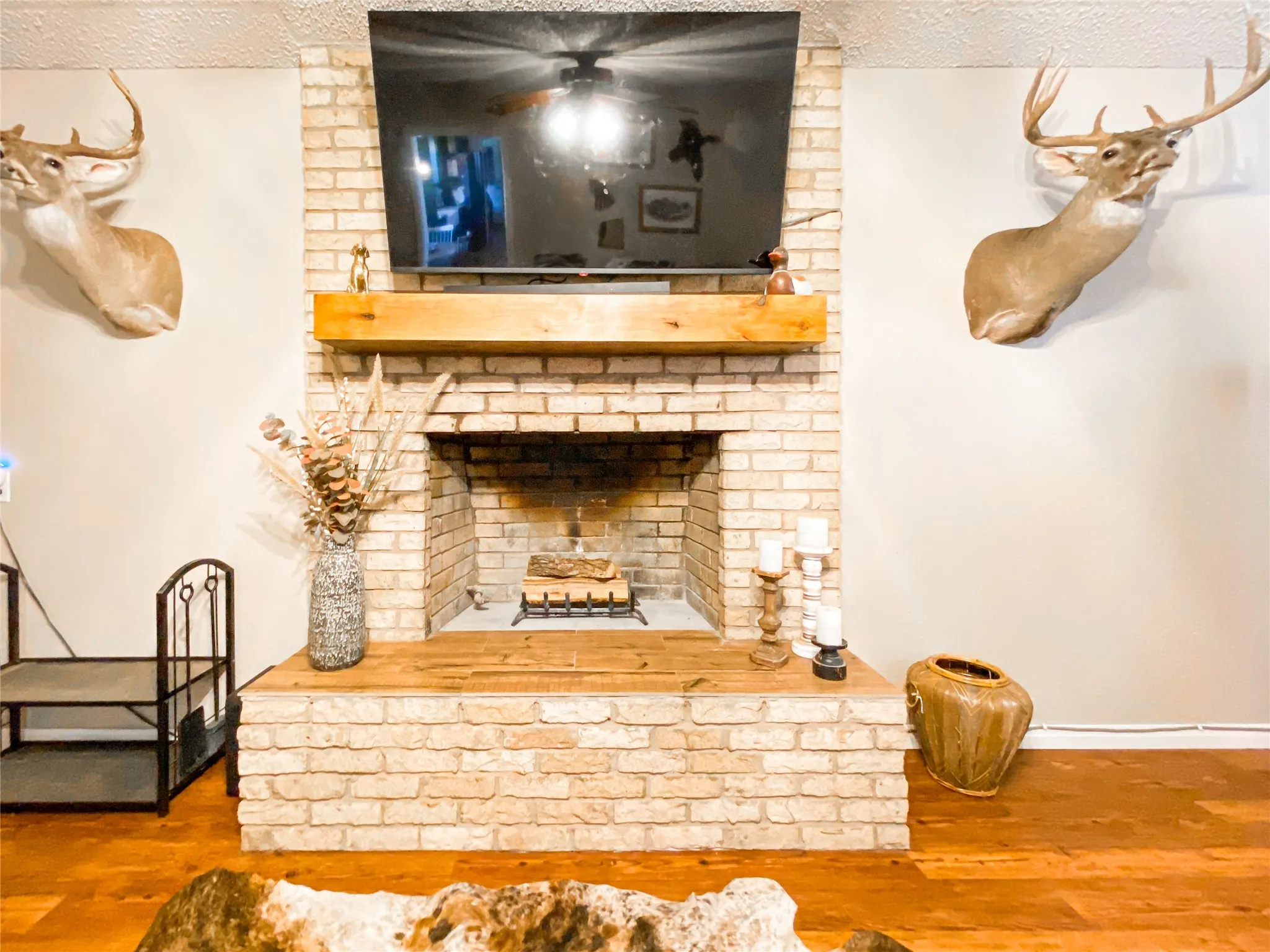 Single Family Residence For Sale in Nolan County , 309 County Road 370, Sweetwater, Texas 79556, 3 Bedroom, 2 Bathroom, 2 Garage spaces, 1,710 Sqft, built in 1986, mls#21375320, Real Estate Agent in Sweetwater, Homes For Sale in Nolan county, Homes For Sale in Sweetwater, Realtor in Sweetwater Texas, Real Estate Brokerage Independent Realty Texas, Luminita Cordes Realtor
