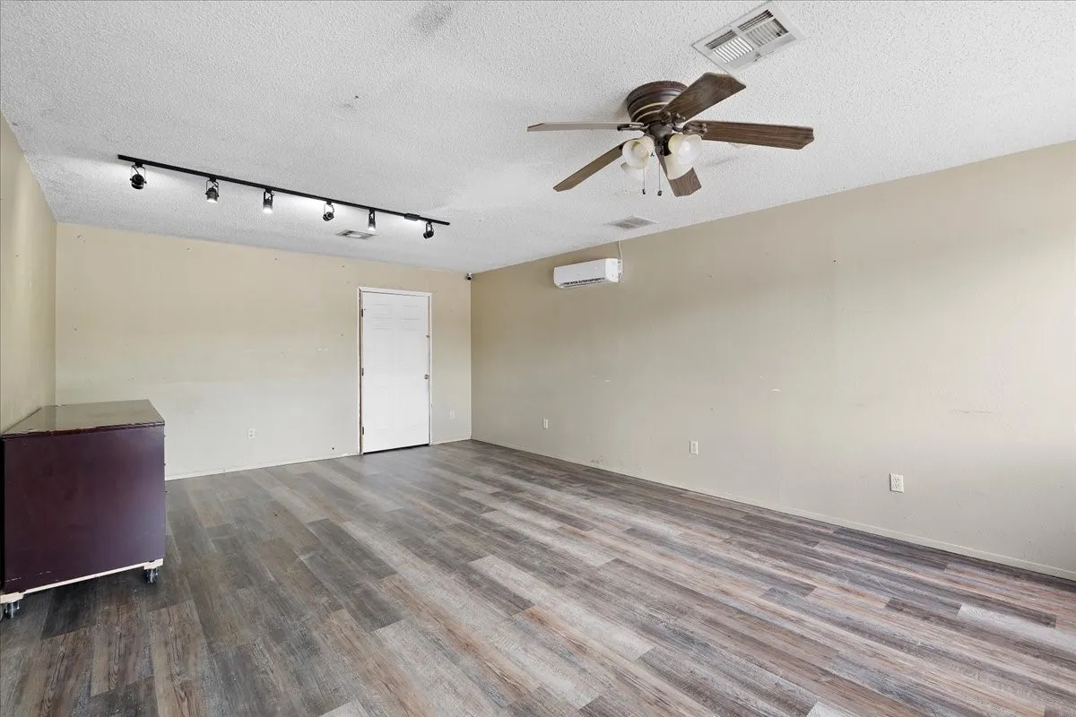 Industrial For Sale in Navarro County , 2601 W 2nd Avenue, Corsicana, Texas 75110, 0, 0, Garage spaces, 0 Sqft, built in 1997, mls#21378898, Real Estate Agent in Corsicana, Homes For Sale in Navarro county, Homes For Sale in Corsicana, Realtor in Corsicana Texas, Real Estate Brokerage Independent Realty Texas, Luminita Cordes Realtor