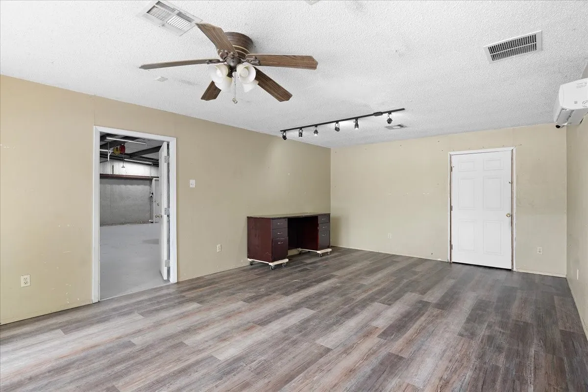 Industrial For Sale in Navarro County , 2601 W 2nd Avenue, Corsicana, Texas 75110, 0, 0, Garage spaces, 0 Sqft, built in 1997, mls#21378898, Real Estate Agent in Corsicana, Homes For Sale in Navarro county, Homes For Sale in Corsicana, Realtor in Corsicana Texas, Real Estate Brokerage Independent Realty Texas, Luminita Cordes Realtor