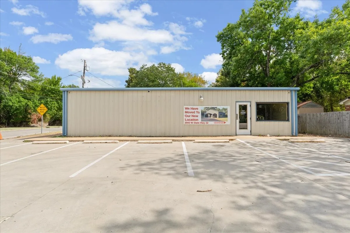 Industrial For Sale in Navarro County , 2601 W 2nd Avenue, Corsicana, Texas 75110, 0, 0, Garage spaces, 0 Sqft, built in 1997, mls#21378898, Real Estate Agent in Corsicana, Homes For Sale in Navarro county, Homes For Sale in Corsicana, Realtor in Corsicana Texas, Real Estate Brokerage Independent Realty Texas, Luminita Cordes Realtor