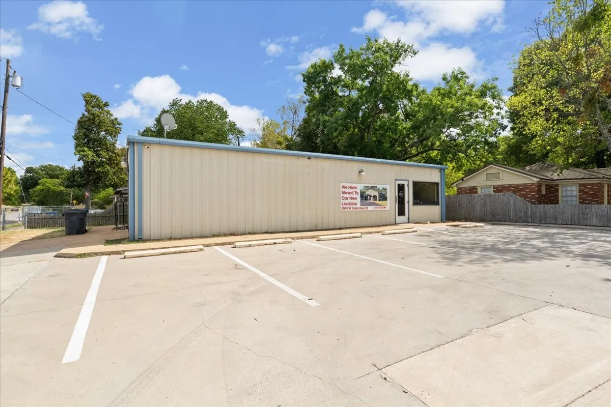 Industrial For Sale in Navarro County , 2601 W 2nd Avenue, Corsicana, Texas 75110, 0, 0, Garage spaces, 0 Sqft, built in 1997, mls#21378898, Real Estate Agent in Corsicana, Homes For Sale in Navarro county, Homes For Sale in Corsicana, Realtor in Corsicana Texas, Real Estate Brokerage Independent Realty Texas, Luminita Cordes Realtor
