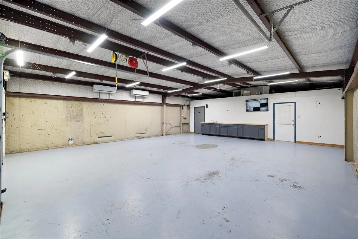 Industrial For Sale in Navarro County , 2601 W 2nd Avenue, Corsicana, Texas 75110, 0, 0, Garage spaces, 0 Sqft, built in 1997, mls#21378898, Real Estate Agent in Corsicana, Homes For Sale in Navarro county, Homes For Sale in Corsicana, Realtor in Corsicana Texas, Real Estate Brokerage Independent Realty Texas, Luminita Cordes Realtor
