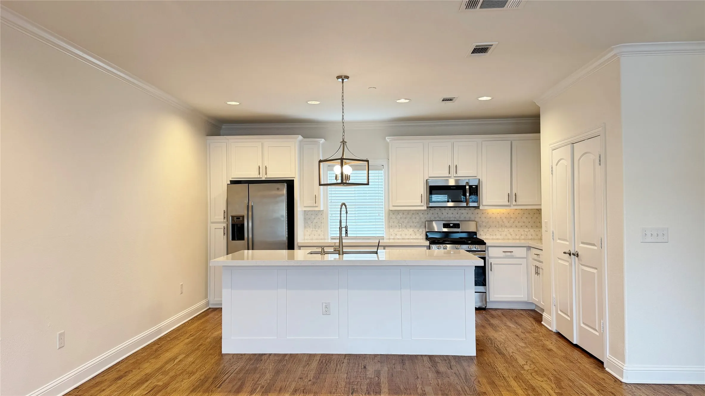 Condominium For Rent in Dallas County , 4133 Hyer Street 2, University Park, Texas 75205, 3 Bedroom, 3 Bathroom, 3 Garage spaces, 2,102 Sqft, built in 2013, mls#21380605, Real Estate Agent in University Park, Homes For Rent in Dallas county, Homes For Rent in University Park, Realtor in University Park Texas, Real Estate Brokerage Independent Realty Texas, Luminita Cordes Realtor