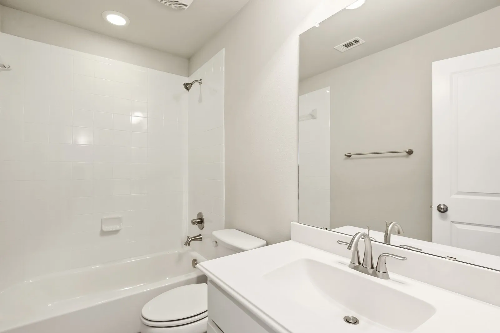 Single Family Residence For Rent in Denton County , 8336 RICHMOND, The Colony, Texas 75056, 4 Bedroom, 5 Bathroom, 2 Garage spaces, 3,518 Sqft, built in 2017, mls#21380598, Real Estate Agent in The Colony, Homes For Rent in Denton county, Homes For Rent in The Colony, Realtor in The Colony Texas, Real Estate Brokerage Independent Realty Texas, Luminita Cordes Realtor