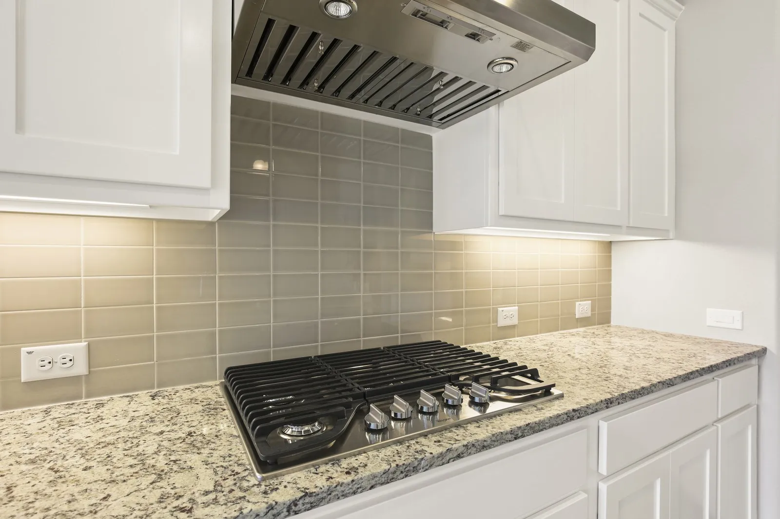 Single Family Residence For Rent in Denton County , 8336 RICHMOND, The Colony, Texas 75056, 4 Bedroom, 5 Bathroom, 2 Garage spaces, 3,518 Sqft, built in 2017, mls#21380598, Real Estate Agent in The Colony, Homes For Rent in Denton county, Homes For Rent in The Colony, Realtor in The Colony Texas, Real Estate Brokerage Independent Realty Texas, Luminita Cordes Realtor