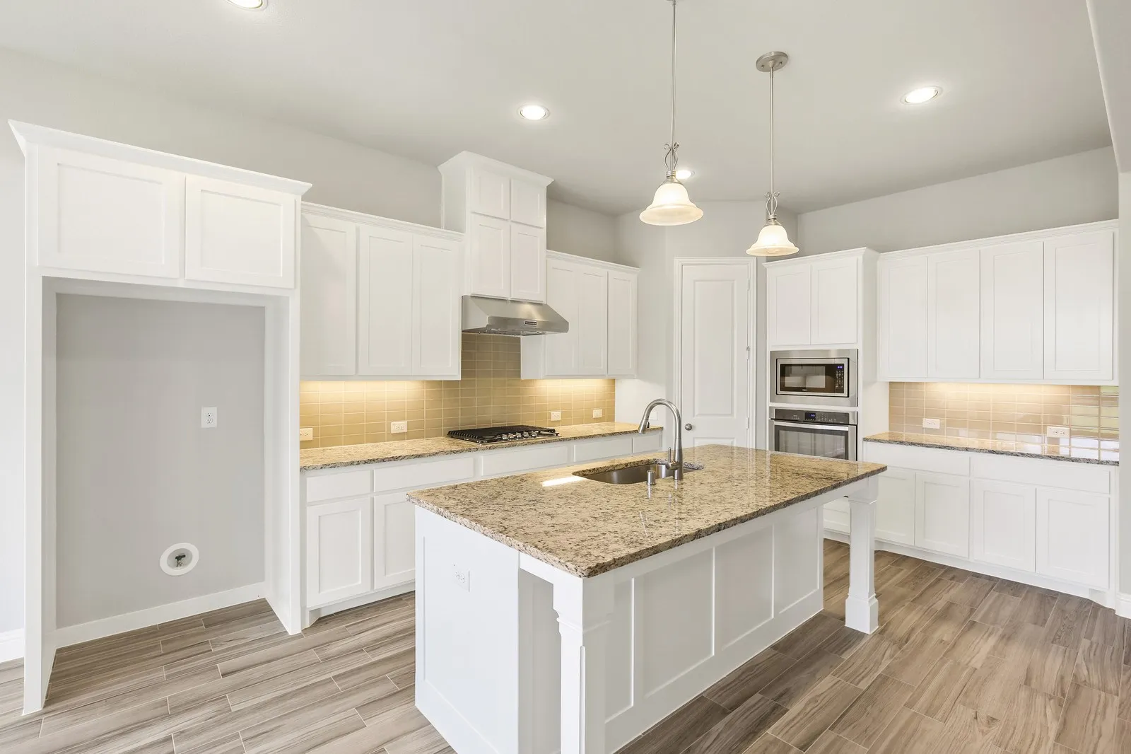 Single Family Residence For Rent in Denton County , 8336 RICHMOND, The Colony, Texas 75056, 4 Bedroom, 5 Bathroom, 2 Garage spaces, 3,518 Sqft, built in 2017, mls#21380598, Real Estate Agent in The Colony, Homes For Rent in Denton county, Homes For Rent in The Colony, Realtor in The Colony Texas, Real Estate Brokerage Independent Realty Texas, Luminita Cordes Realtor