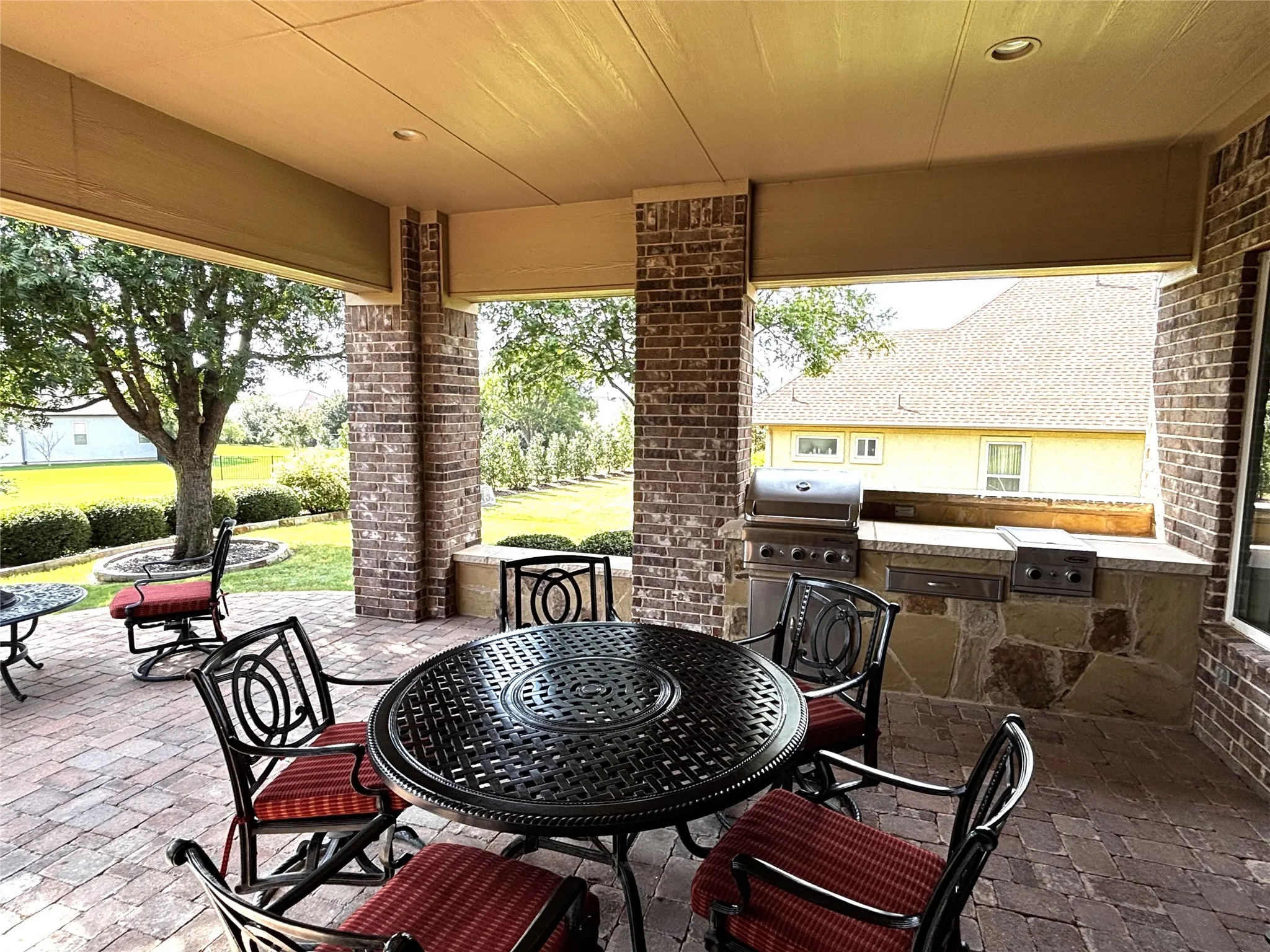 Single Family Residence For Sale in Denton County , 8708 Sarasota, Denton, Texas 76207, 2 Bedroom, 3 Bathroom, 3 Garage spaces, 2,752 Sqft, built in 2010, mls#21380251, Real Estate Agent in Denton, Homes For Sale in Denton county, Homes For Sale in Denton, Realtor in Denton Texas, Real Estate Brokerage Independent Realty Texas, Luminita Cordes Realtor