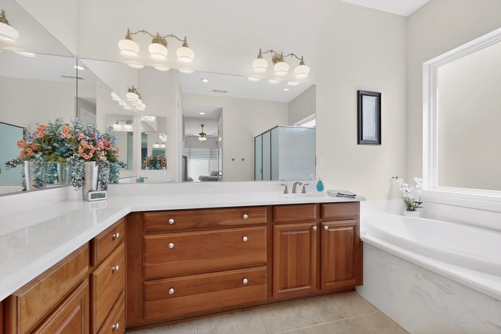Single Family Residence For Sale in Denton County , 8708 Sarasota, Denton, Texas 76207, 2 Bedroom, 3 Bathroom, 3 Garage spaces, 2,752 Sqft, built in 2010, mls#21380251, Real Estate Agent in Denton, Homes For Sale in Denton county, Homes For Sale in Denton, Realtor in Denton Texas, Real Estate Brokerage Independent Realty Texas, Luminita Cordes Realtor