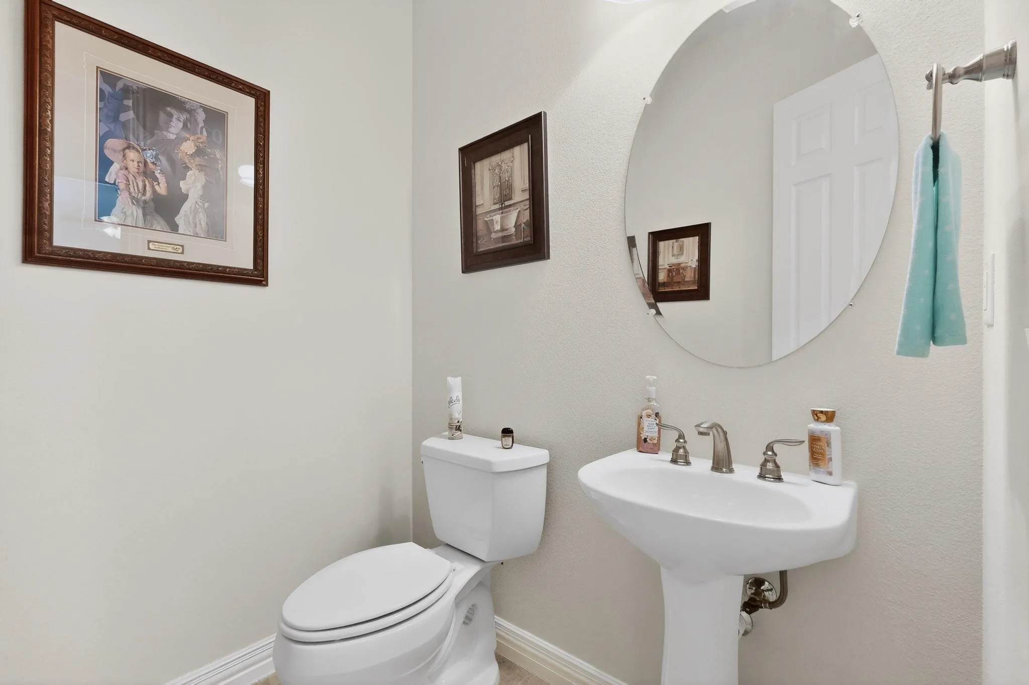 Single Family Residence For Sale in Denton County , 8708 Sarasota, Denton, Texas 76207, 2 Bedroom, 3 Bathroom, 3 Garage spaces, 2,752 Sqft, built in 2010, mls#21380251, Real Estate Agent in Denton, Homes For Sale in Denton county, Homes For Sale in Denton, Realtor in Denton Texas, Real Estate Brokerage Independent Realty Texas, Luminita Cordes Realtor