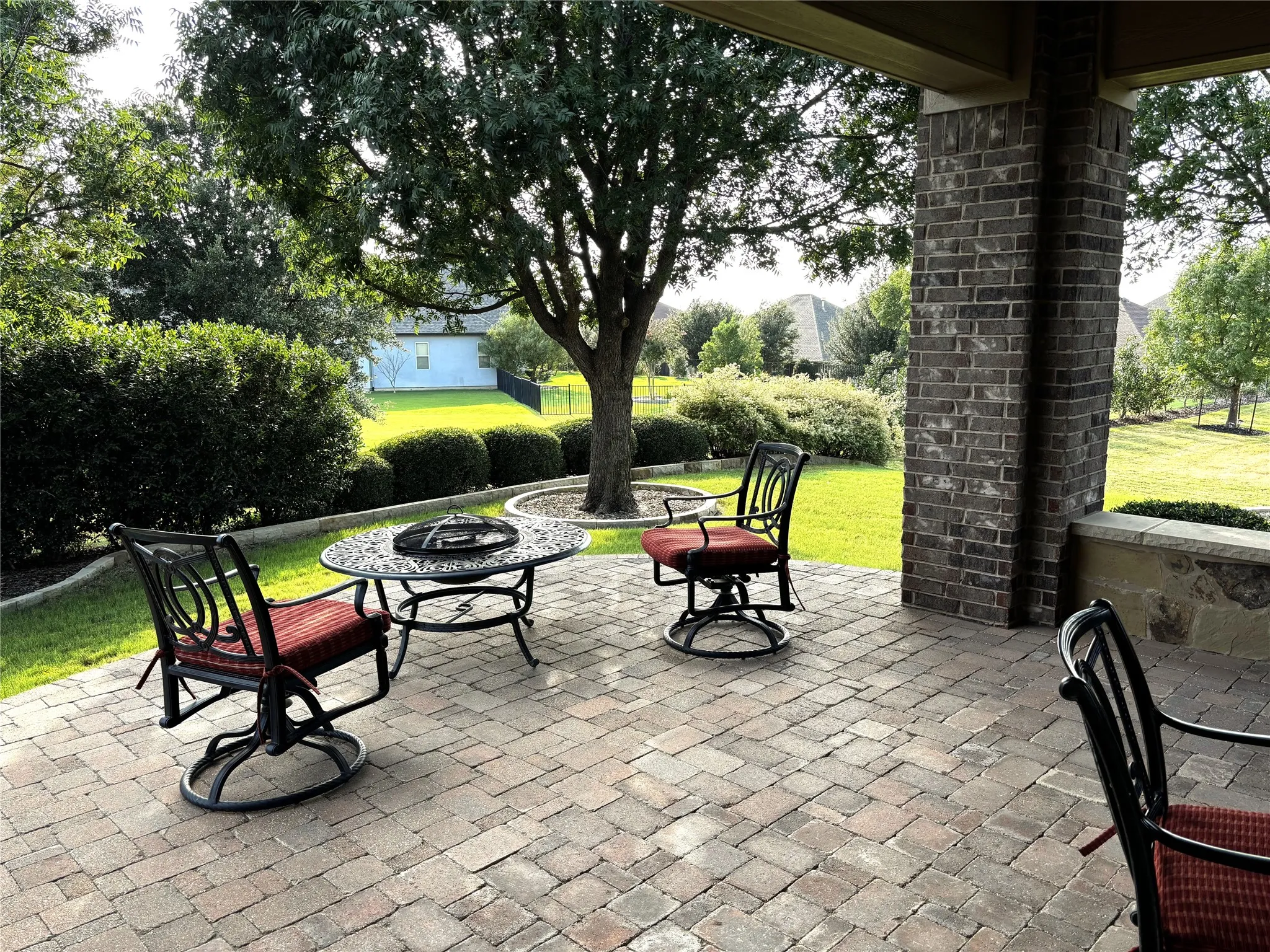 Single Family Residence For Sale in Denton County , 8708 Sarasota, Denton, Texas 76207, 2 Bedroom, 3 Bathroom, 3 Garage spaces, 2,752 Sqft, built in 2010, mls#21380251, Real Estate Agent in Denton, Homes For Sale in Denton county, Homes For Sale in Denton, Realtor in Denton Texas, Real Estate Brokerage Independent Realty Texas, Luminita Cordes Realtor