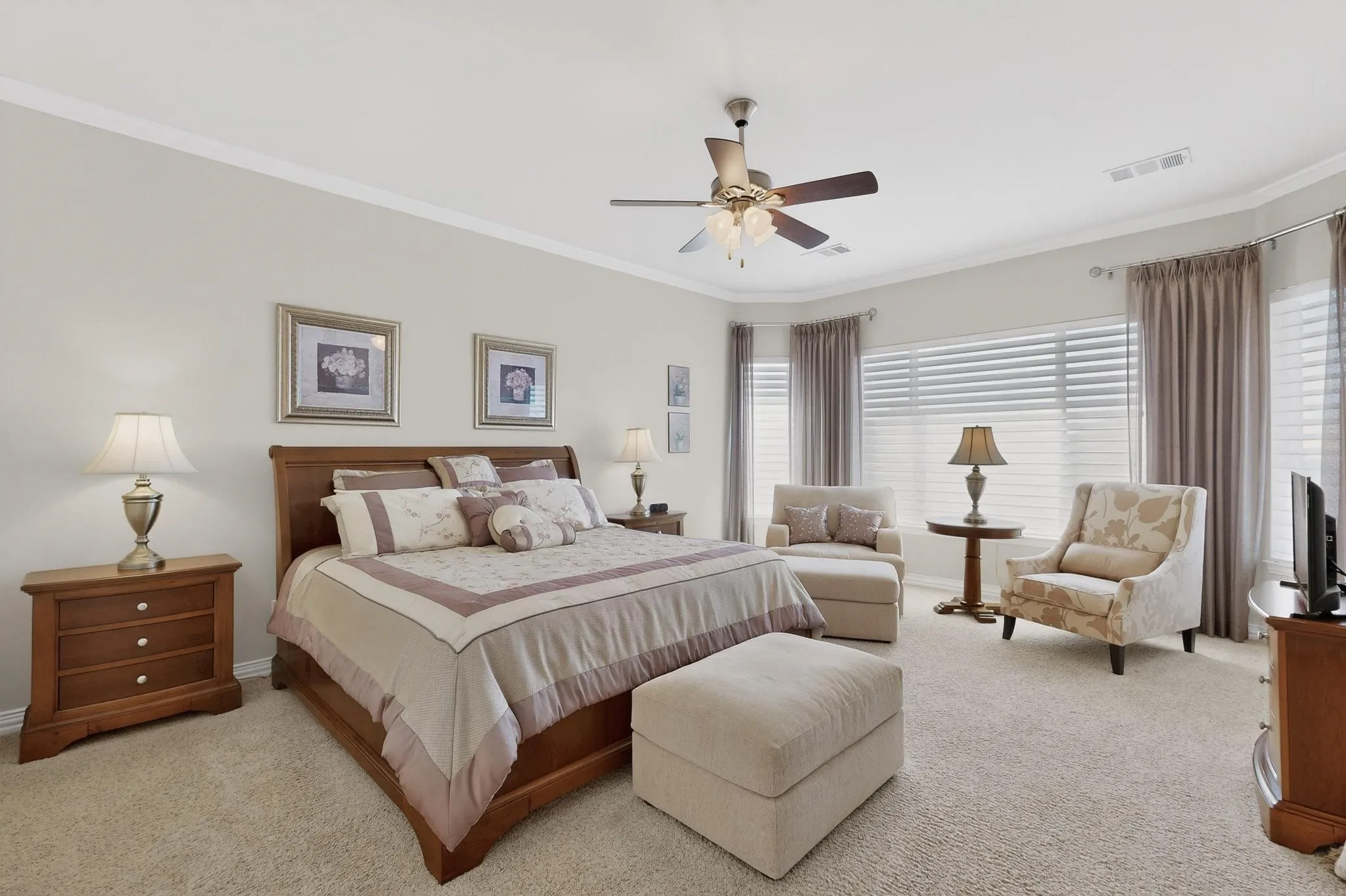 Single Family Residence For Sale in Denton County , 8708 Sarasota, Denton, Texas 76207, 2 Bedroom, 3 Bathroom, 3 Garage spaces, 2,752 Sqft, built in 2010, mls#21380251, Real Estate Agent in Denton, Homes For Sale in Denton county, Homes For Sale in Denton, Realtor in Denton Texas, Real Estate Brokerage Independent Realty Texas, Luminita Cordes Realtor