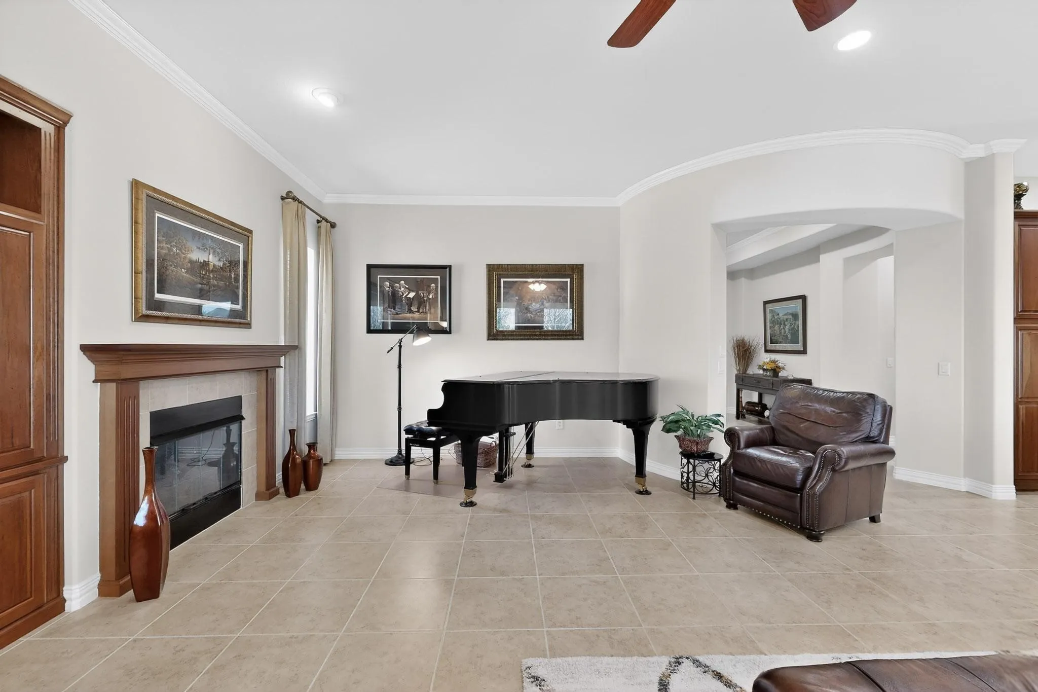 Single Family Residence For Sale in Denton County , 8708 Sarasota, Denton, Texas 76207, 2 Bedroom, 3 Bathroom, 3 Garage spaces, 2,752 Sqft, built in 2010, mls#21380251, Real Estate Agent in Denton, Homes For Sale in Denton county, Homes For Sale in Denton, Realtor in Denton Texas, Real Estate Brokerage Independent Realty Texas, Luminita Cordes Realtor