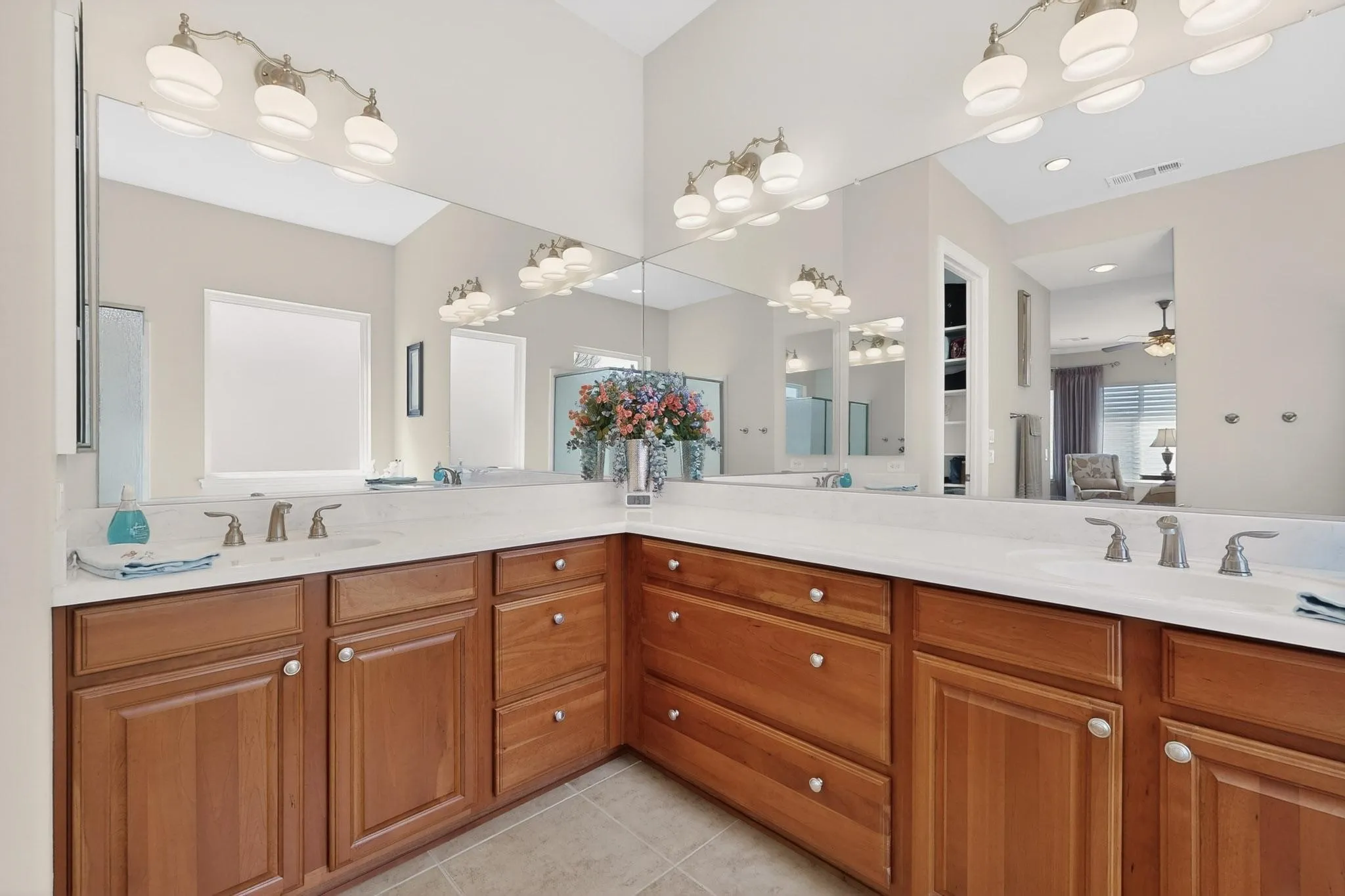 Single Family Residence For Sale in Denton County , 8708 Sarasota, Denton, Texas 76207, 2 Bedroom, 3 Bathroom, 3 Garage spaces, 2,752 Sqft, built in 2010, mls#21380251, Real Estate Agent in Denton, Homes For Sale in Denton county, Homes For Sale in Denton, Realtor in Denton Texas, Real Estate Brokerage Independent Realty Texas, Luminita Cordes Realtor