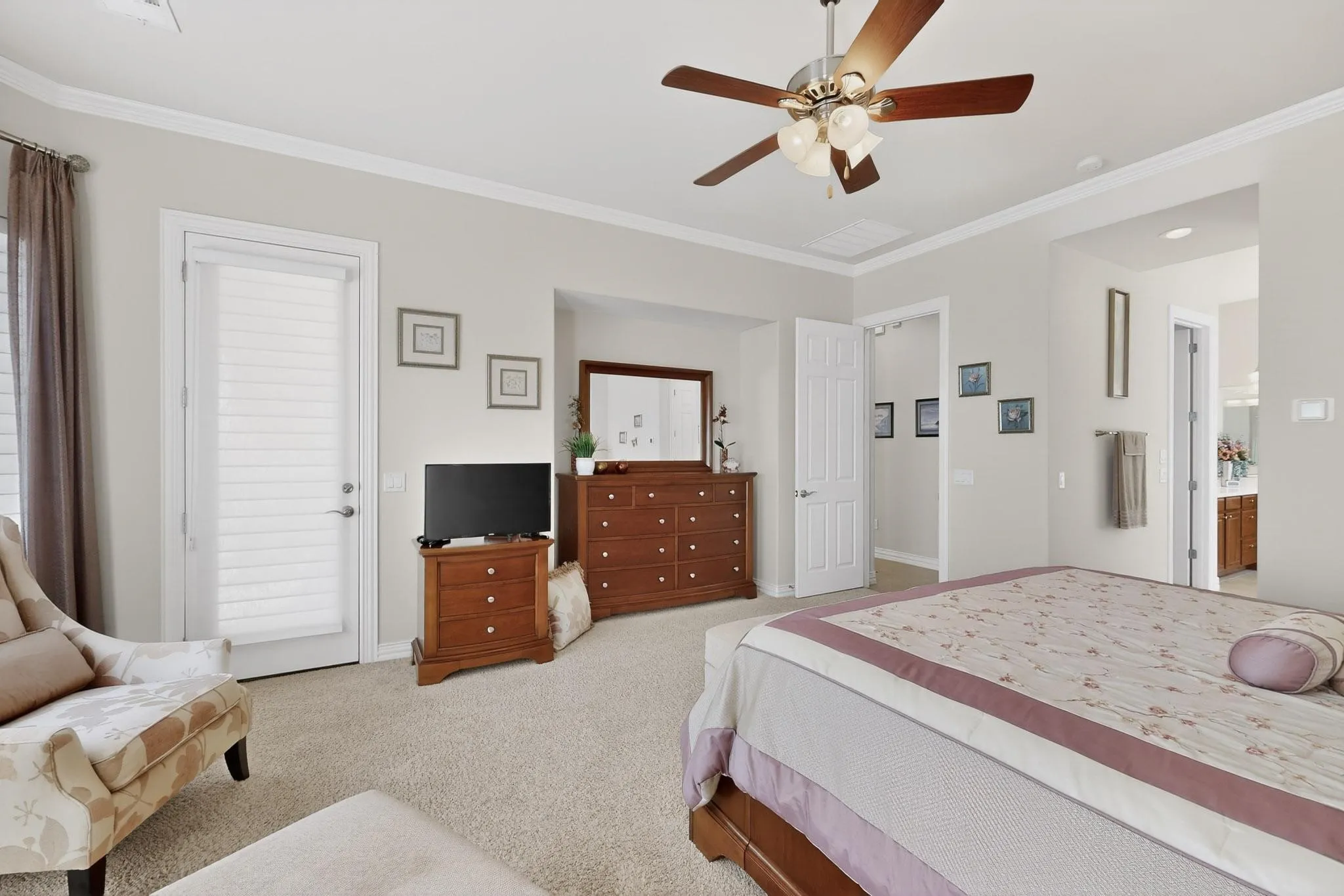 Single Family Residence For Sale in Denton County , 8708 Sarasota, Denton, Texas 76207, 2 Bedroom, 3 Bathroom, 3 Garage spaces, 2,752 Sqft, built in 2010, mls#21380251, Real Estate Agent in Denton, Homes For Sale in Denton county, Homes For Sale in Denton, Realtor in Denton Texas, Real Estate Brokerage Independent Realty Texas, Luminita Cordes Realtor