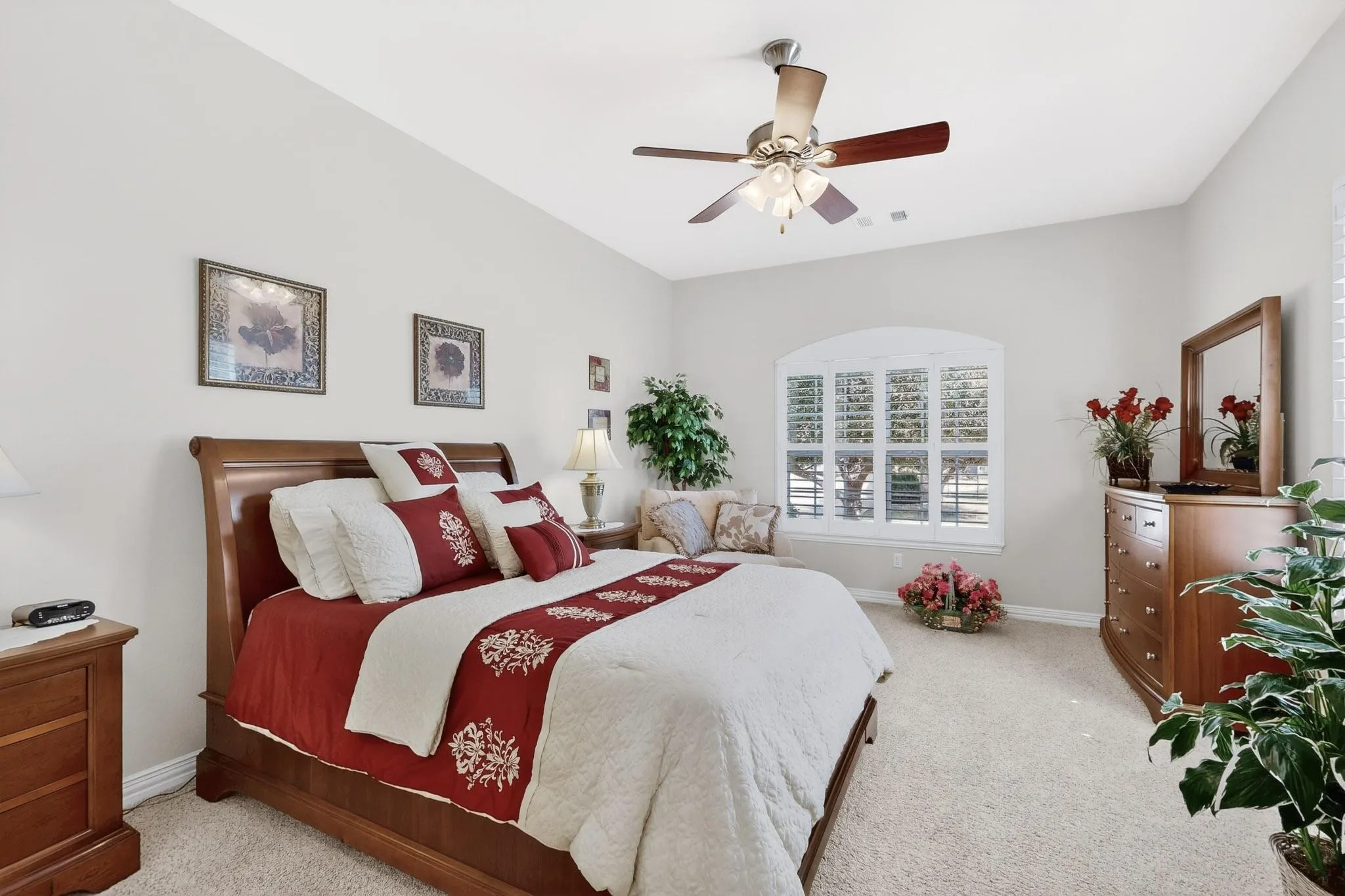 Single Family Residence For Sale in Denton County , 8708 Sarasota, Denton, Texas 76207, 2 Bedroom, 3 Bathroom, 3 Garage spaces, 2,752 Sqft, built in 2010, mls#21380251, Real Estate Agent in Denton, Homes For Sale in Denton county, Homes For Sale in Denton, Realtor in Denton Texas, Real Estate Brokerage Independent Realty Texas, Luminita Cordes Realtor