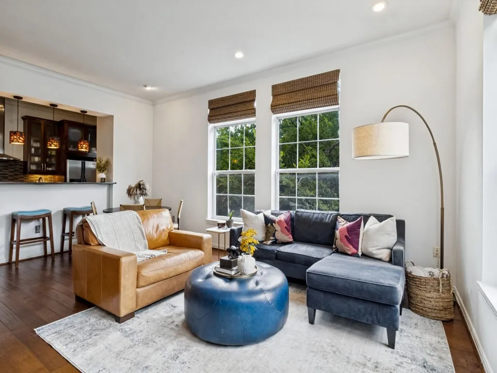 Condominium For Sale in Dallas County , 2305 Worthington Street 206A, Dallas, Texas 75204, 3 Bedroom, 2 Bathroom, 2 Garage spaces, 1,706 Sqft, built in 1999, mls#21378982, Real Estate Agent in Dallas, Homes For Sale in Dallas county, Homes For Sale in Dallas, Realtor in Dallas Texas, Real Estate Brokerage Independent Realty Texas, Luminita Cordes Realtor