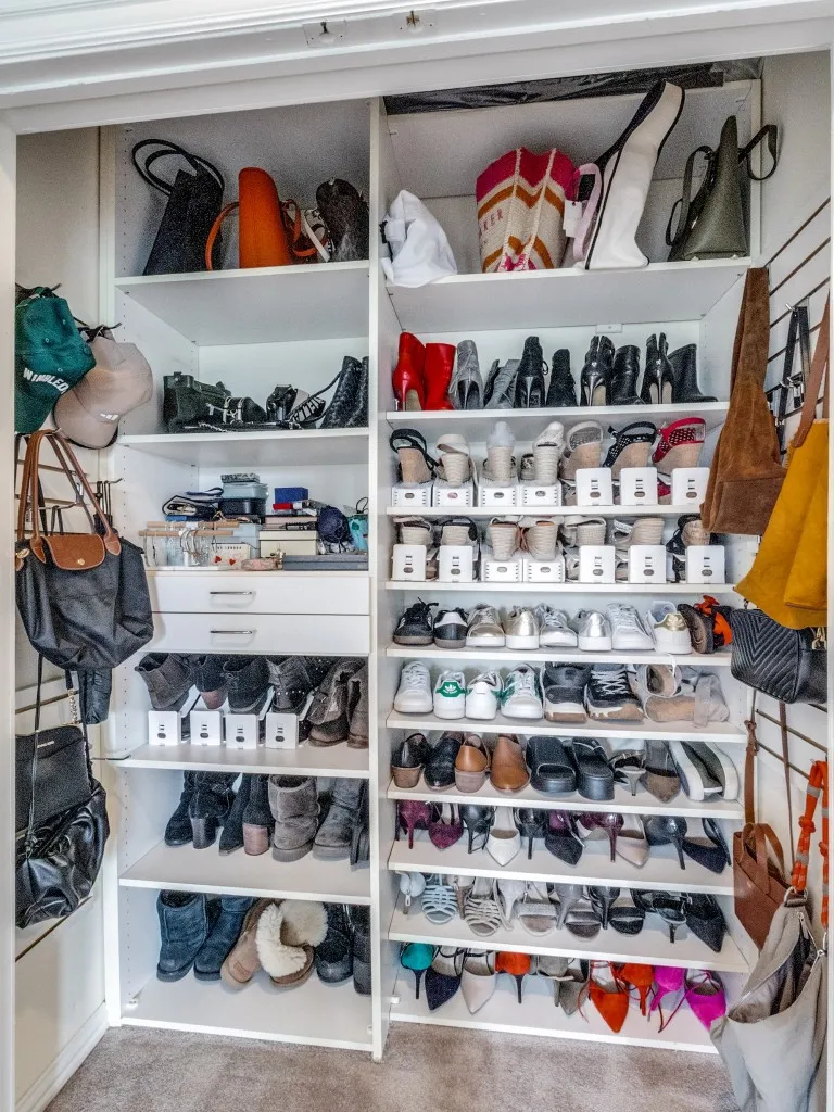 Condominium For Sale in Dallas County , 2305 Worthington Street 206A, Dallas, Texas 75204, 3 Bedroom, 2 Bathroom, 2 Garage spaces, 1,706 Sqft, built in 1999, mls#21378982, Real Estate Agent in Dallas, Homes For Sale in Dallas county, Homes For Sale in Dallas, Realtor in Dallas Texas, Real Estate Brokerage Independent Realty Texas, Luminita Cordes Realtor