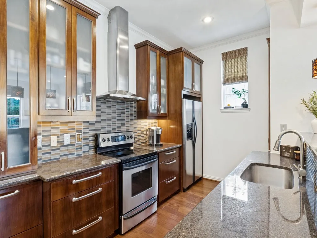 Condominium For Sale in Dallas County , 2305 Worthington Street 206A, Dallas, Texas 75204, 3 Bedroom, 2 Bathroom, 2 Garage spaces, 1,706 Sqft, built in 1999, mls#21378982, Real Estate Agent in Dallas, Homes For Sale in Dallas county, Homes For Sale in Dallas, Realtor in Dallas Texas, Real Estate Brokerage Independent Realty Texas, Luminita Cordes Realtor
