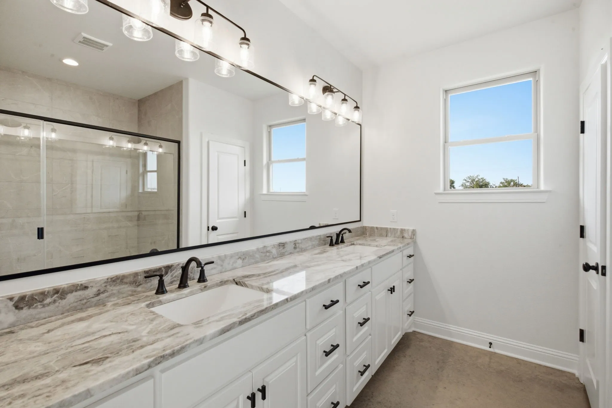 Single Family Residence For Sale in Parker County , 209 Waterford Drive, Weatherford, Texas 76086, 3 Bedroom, 2 Bathroom, 2 Garage spaces, 1,917 Sqft, built in 2026, mls#21380551, Real Estate Agent in Weatherford, Homes For Sale in Parker county, Homes For Sale in Weatherford, Realtor in Weatherford Texas, Real Estate Brokerage Independent Realty Texas, Luminita Cordes Realtor