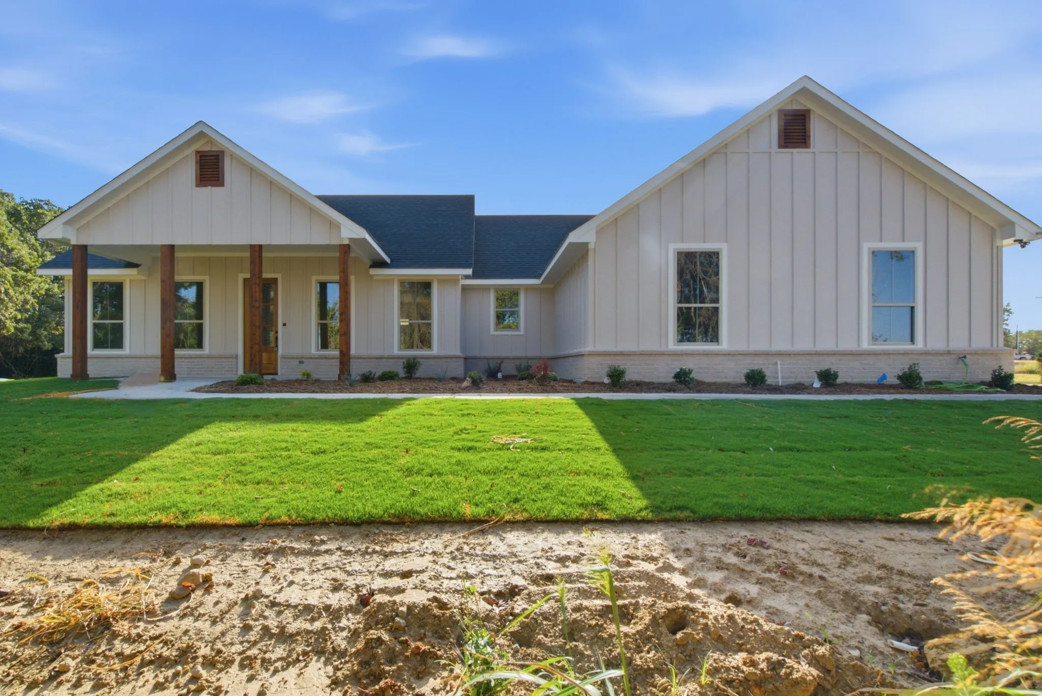 Single Family Residence For Sale in Parker County , 209 Waterford Drive, Weatherford, Texas 76086, 3 Bedroom, 2 Bathroom, 2 Garage spaces, 1,917 Sqft, built in 2026, mls#21380551, Real Estate Agent in Weatherford, Homes For Sale in Parker county, Homes For Sale in Weatherford, Realtor in Weatherford Texas, Real Estate Brokerage Independent Realty Texas, Luminita Cordes Realtor