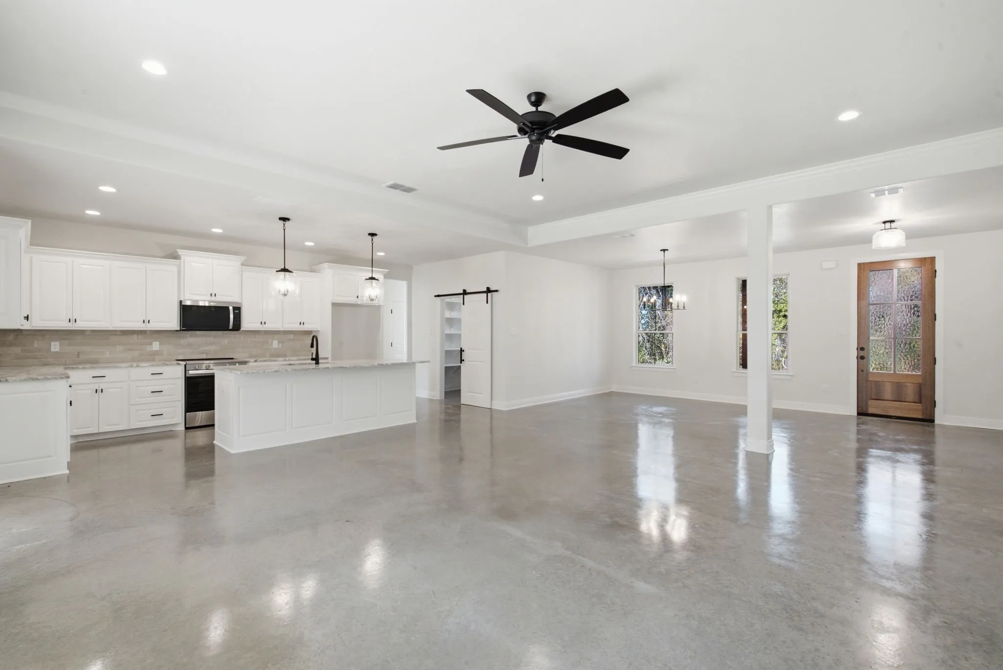 Single Family Residence For Sale in Parker County , 209 Waterford Drive, Weatherford, Texas 76086, 3 Bedroom, 2 Bathroom, 2 Garage spaces, 1,917 Sqft, built in 2026, mls#21380551, Real Estate Agent in Weatherford, Homes For Sale in Parker county, Homes For Sale in Weatherford, Realtor in Weatherford Texas, Real Estate Brokerage Independent Realty Texas, Luminita Cordes Realtor