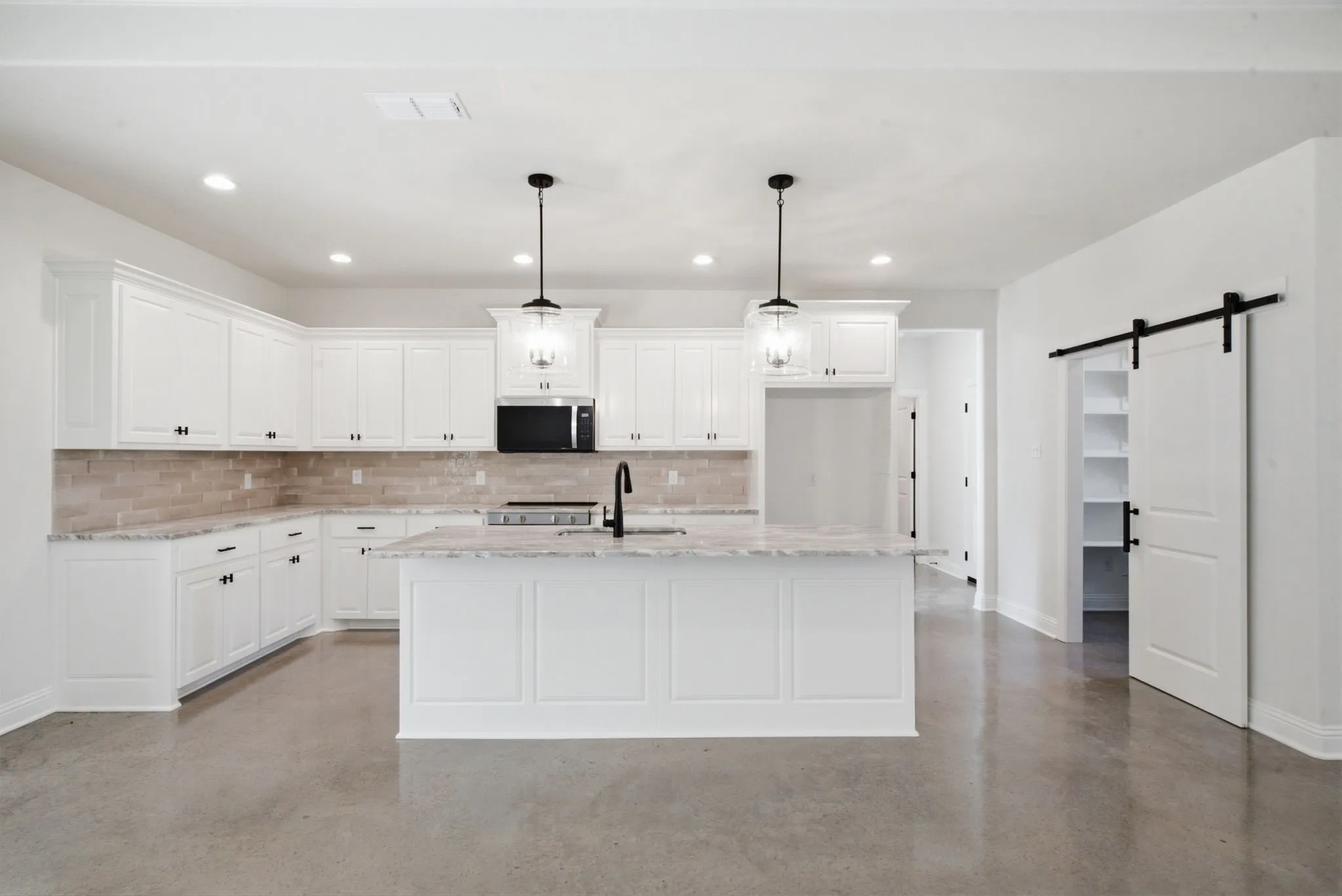 Single Family Residence For Sale in Parker County , 209 Waterford Drive, Weatherford, Texas 76086, 3 Bedroom, 2 Bathroom, 2 Garage spaces, 1,917 Sqft, built in 2026, mls#21380551, Real Estate Agent in Weatherford, Homes For Sale in Parker county, Homes For Sale in Weatherford, Realtor in Weatherford Texas, Real Estate Brokerage Independent Realty Texas, Luminita Cordes Realtor
