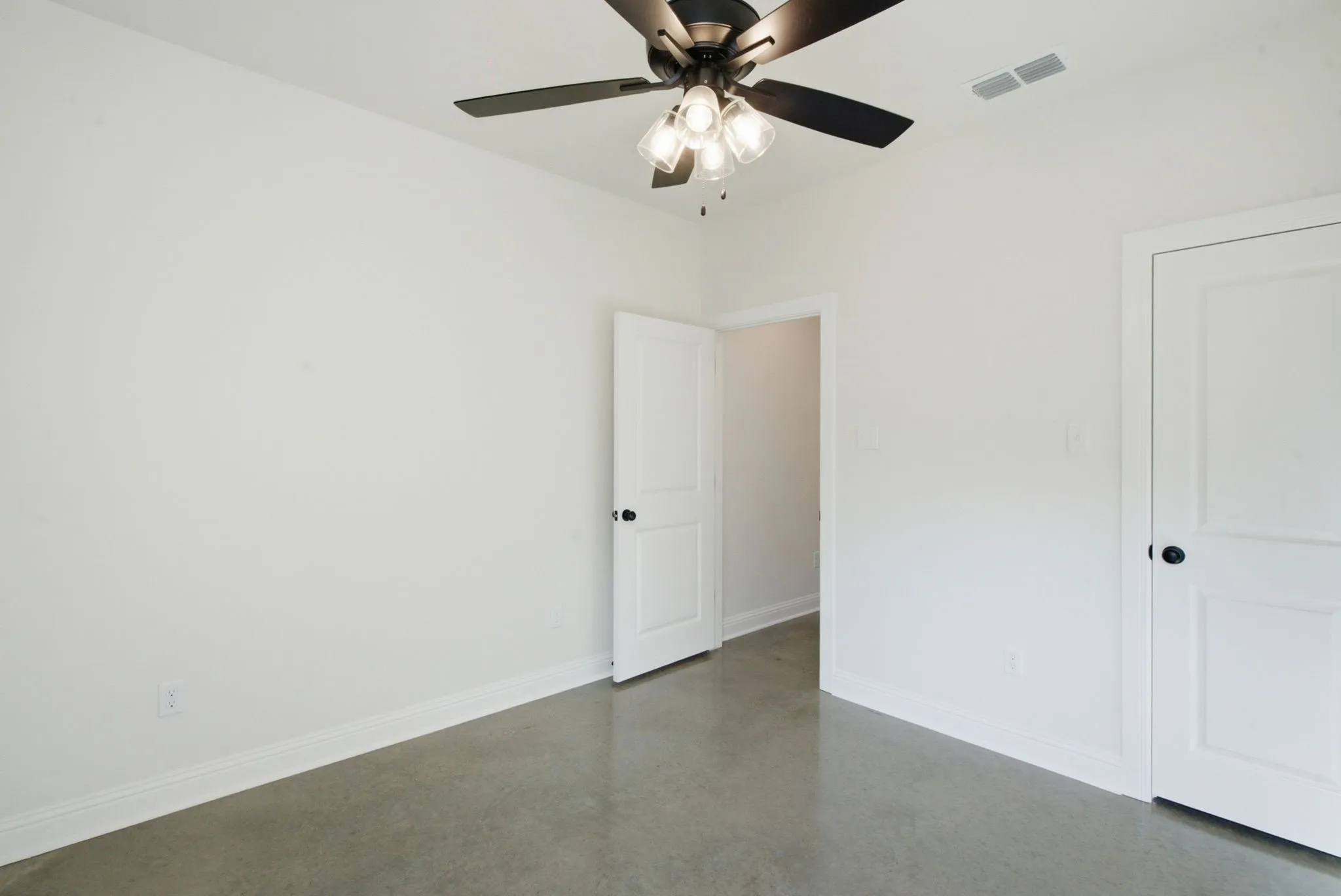 Single Family Residence For Sale in Parker County , 209 Waterford Drive, Weatherford, Texas 76086, 3 Bedroom, 2 Bathroom, 2 Garage spaces, 1,917 Sqft, built in 2026, mls#21380551, Real Estate Agent in Weatherford, Homes For Sale in Parker county, Homes For Sale in Weatherford, Realtor in Weatherford Texas, Real Estate Brokerage Independent Realty Texas, Luminita Cordes Realtor