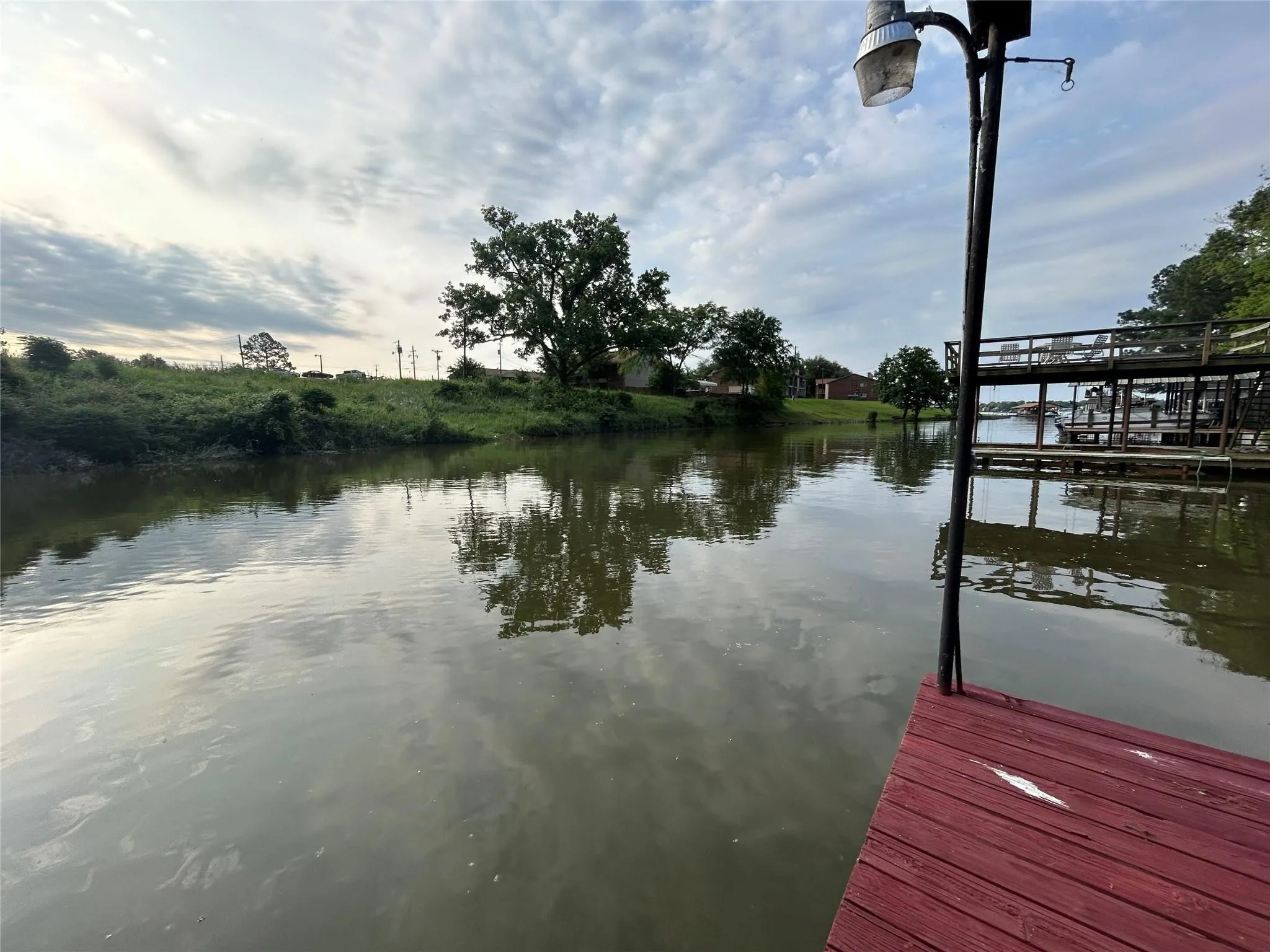 Single Family Residence For Rent in Henderson County , 115 Cottonwood Trail, Gun Barrel City, Texas 75156, 3 Bedroom, 2 Bathroom, Garage spaces, 1,845 Sqft, built in 1992, mls#21380617, Real Estate Agent in Gun Barrel City, Homes For Rent in Henderson county, Homes For Rent in Gun Barrel City, Realtor in Gun Barrel City Texas, Real Estate Brokerage Independent Realty Texas, Luminita Cordes Realtor