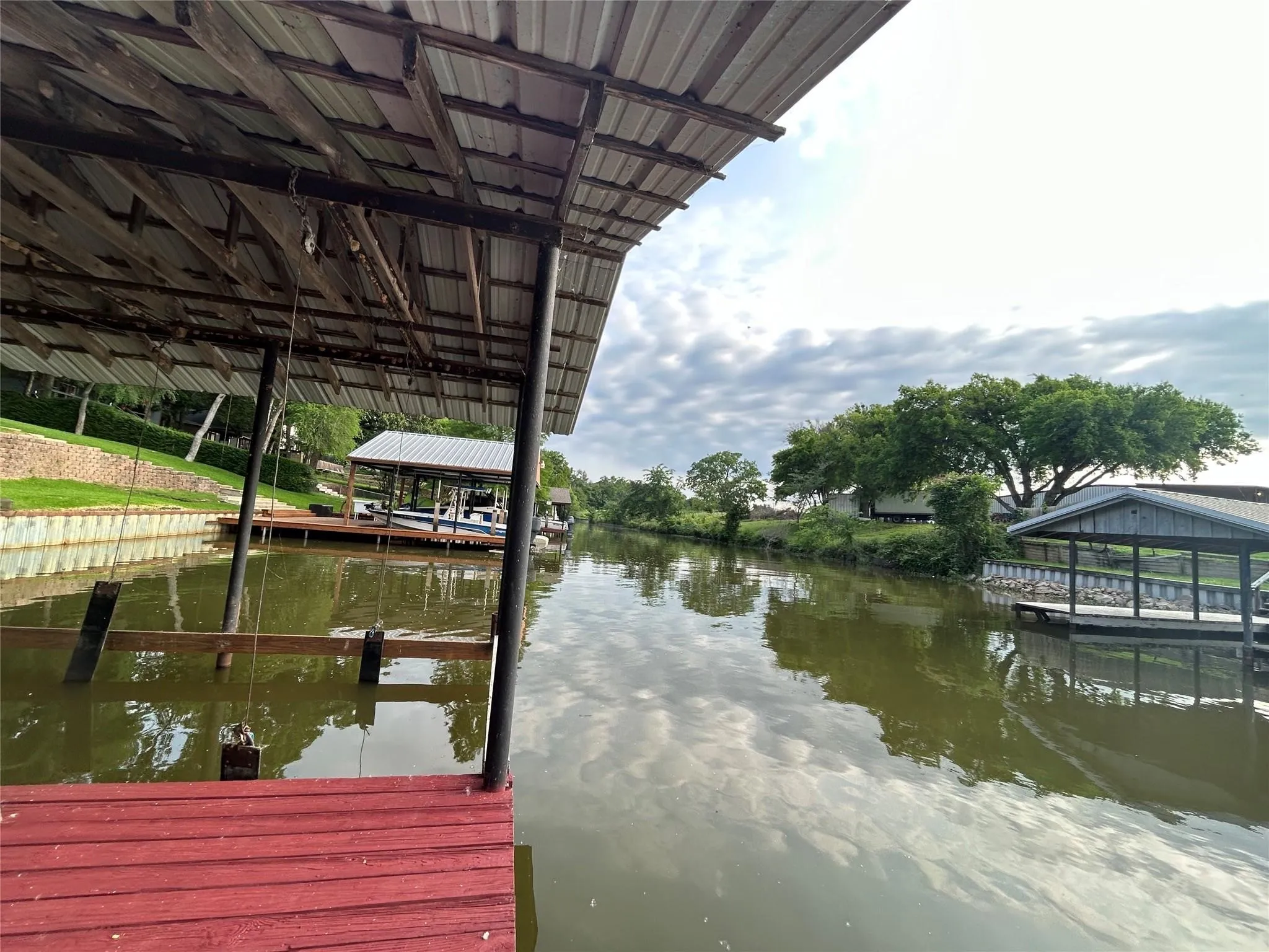 Single Family Residence For Rent in Henderson County , 115 Cottonwood Trail, Gun Barrel City, Texas 75156, 3 Bedroom, 2 Bathroom, Garage spaces, 1,845 Sqft, built in 1992, mls#21380617, Real Estate Agent in Gun Barrel City, Homes For Rent in Henderson county, Homes For Rent in Gun Barrel City, Realtor in Gun Barrel City Texas, Real Estate Brokerage Independent Realty Texas, Luminita Cordes Realtor
