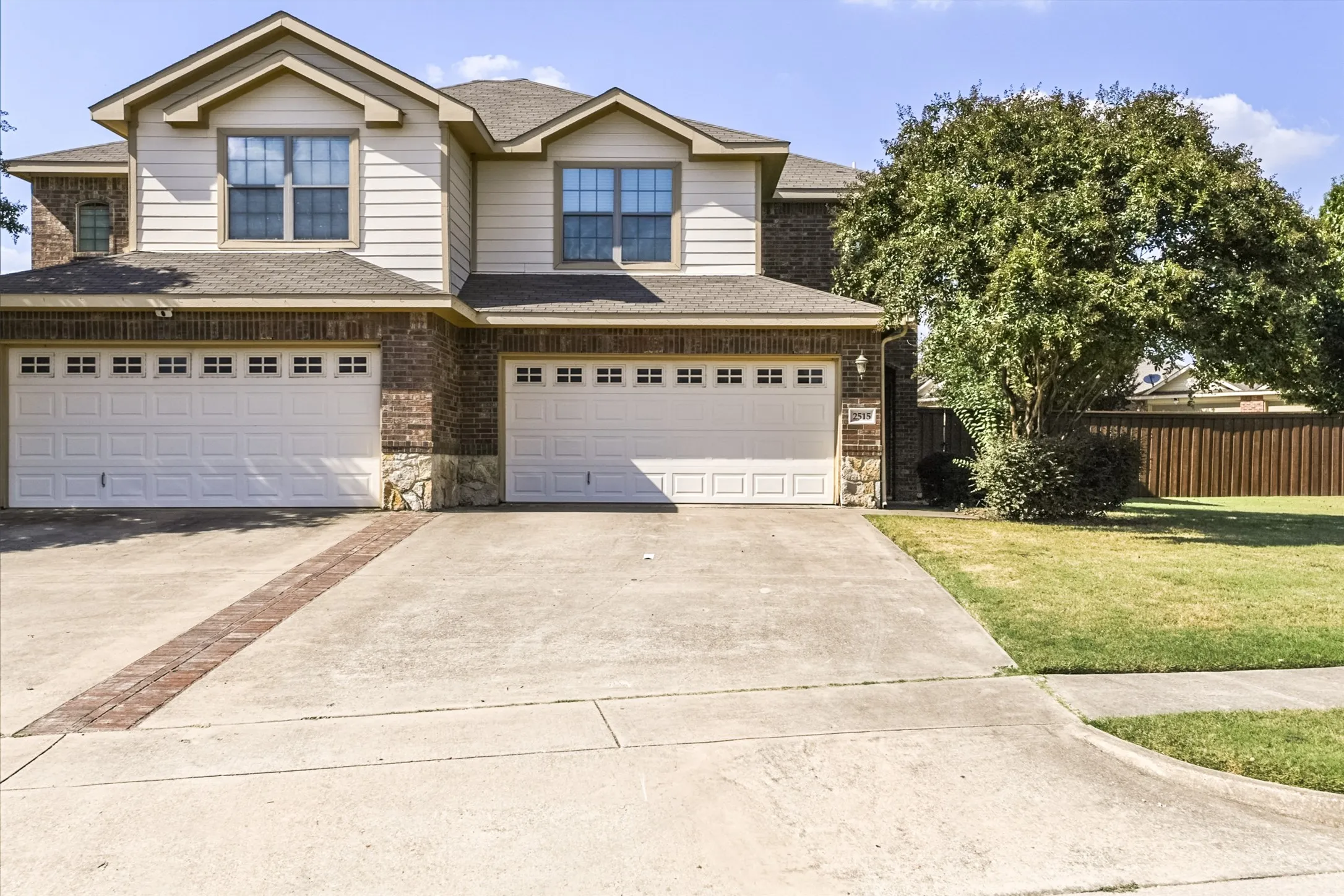 Duplex For Rent in Tarrant County , 2515 Sedona Street, Mansfield, Texas 76063, 3 Bedroom, 3 Bathroom, 2 Garage spaces, 1,298 Sqft, built in 2011, mls#21380620, Real Estate Agent in Mansfield, Homes For Rent in Tarrant county, Homes For Rent in Mansfield, Realtor in Mansfield Texas, Real Estate Brokerage Independent Realty Texas, Luminita Cordes Realtor