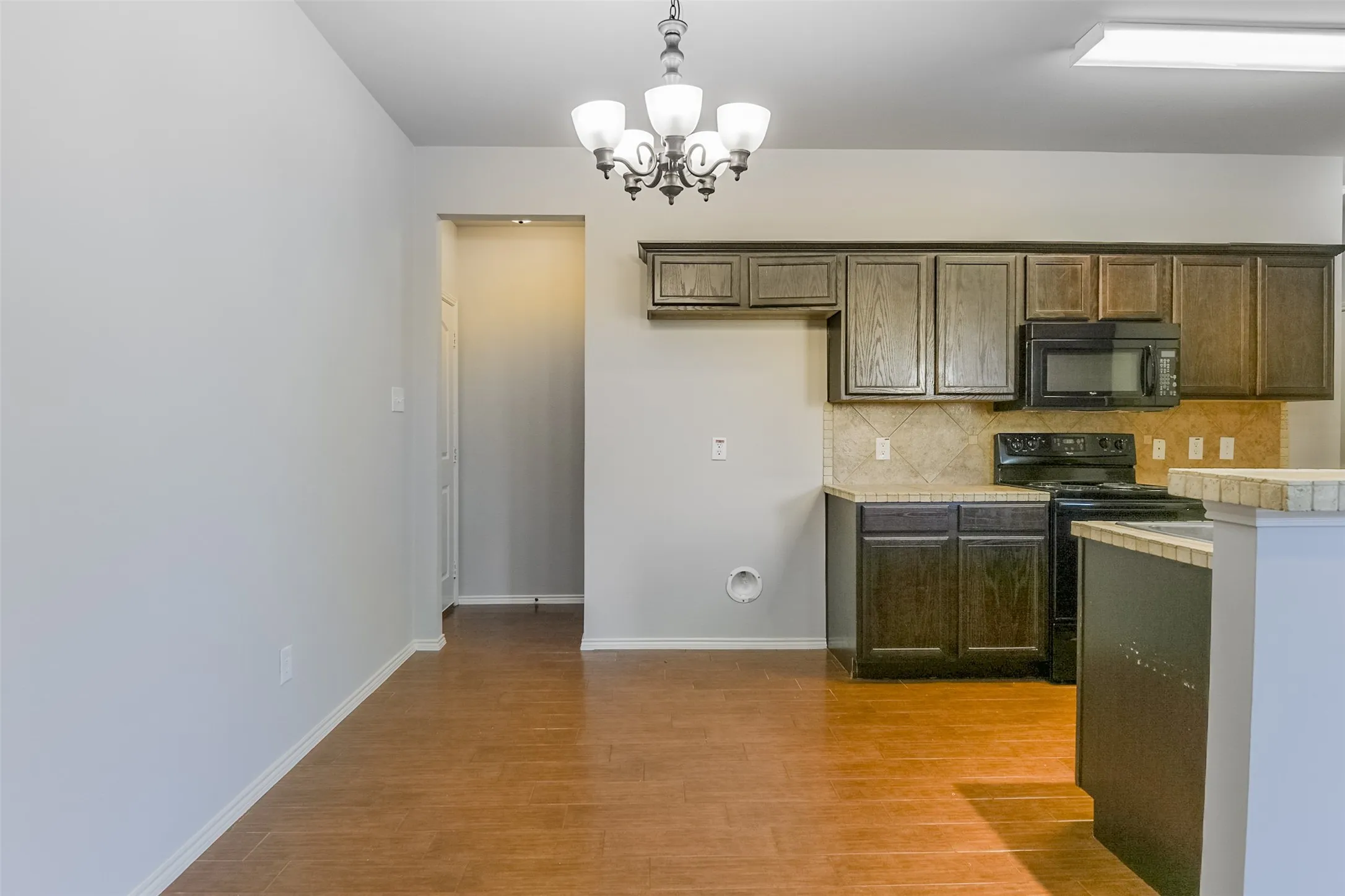 Duplex For Rent in Tarrant County , 2515 Sedona Street, Mansfield, Texas 76063, 3 Bedroom, 3 Bathroom, 2 Garage spaces, 1,298 Sqft, built in 2011, mls#21380620, Real Estate Agent in Mansfield, Homes For Rent in Tarrant county, Homes For Rent in Mansfield, Realtor in Mansfield Texas, Real Estate Brokerage Independent Realty Texas, Luminita Cordes Realtor