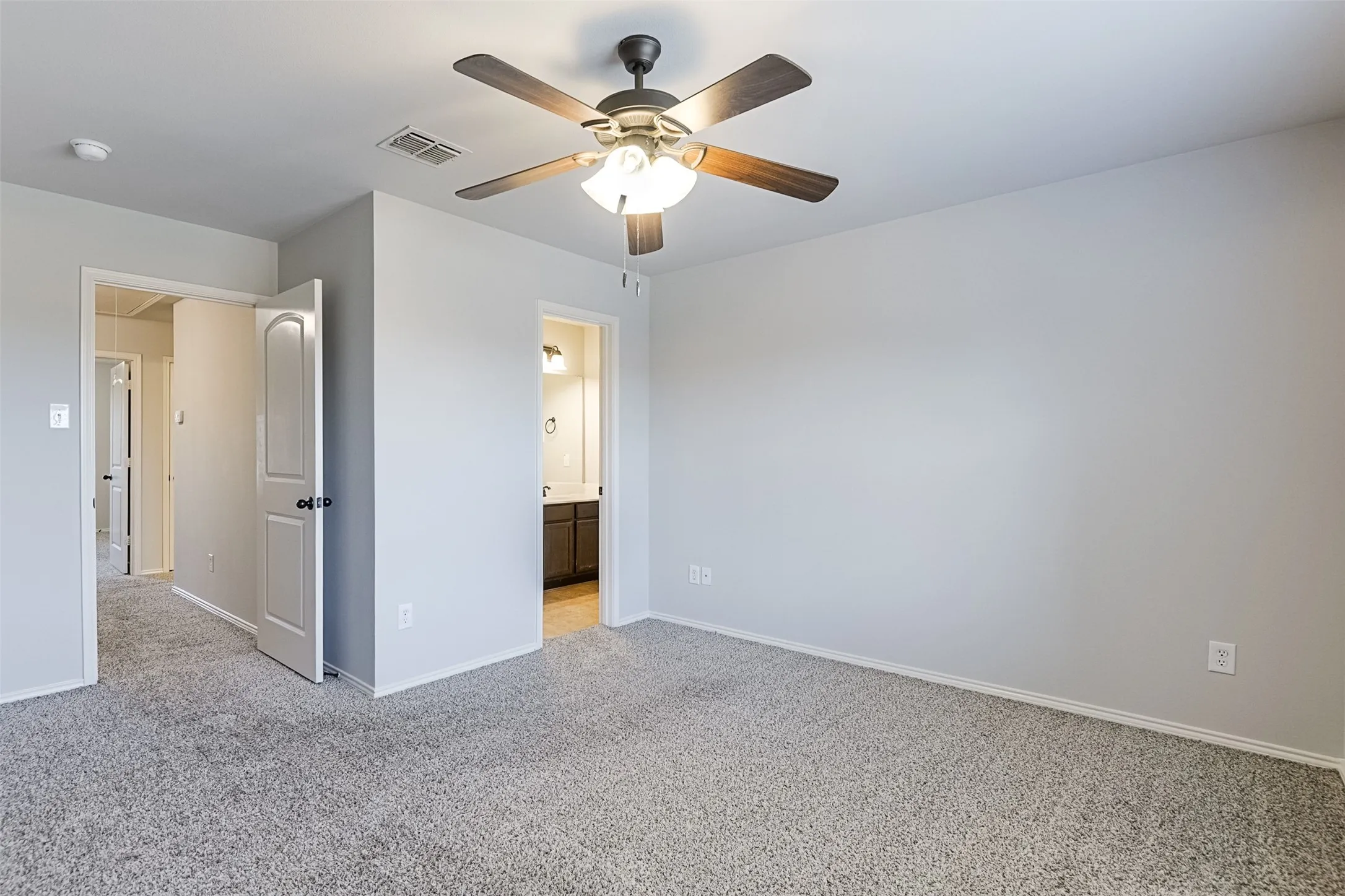 Duplex For Rent in Tarrant County , 2515 Sedona Street, Mansfield, Texas 76063, 3 Bedroom, 3 Bathroom, 2 Garage spaces, 1,298 Sqft, built in 2011, mls#21380620, Real Estate Agent in Mansfield, Homes For Rent in Tarrant county, Homes For Rent in Mansfield, Realtor in Mansfield Texas, Real Estate Brokerage Independent Realty Texas, Luminita Cordes Realtor