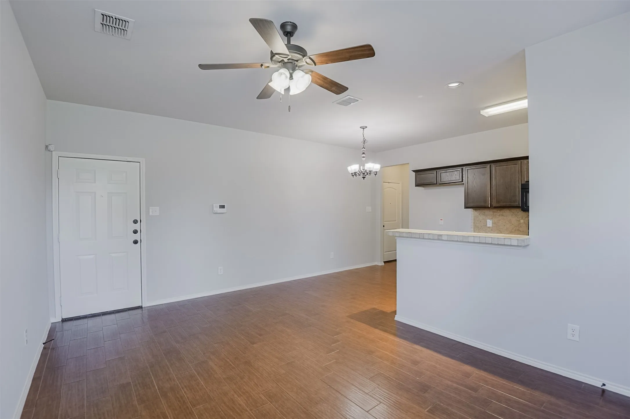 Duplex For Rent in Tarrant County , 2515 Sedona Street, Mansfield, Texas 76063, 3 Bedroom, 3 Bathroom, 2 Garage spaces, 1,298 Sqft, built in 2011, mls#21380620, Real Estate Agent in Mansfield, Homes For Rent in Tarrant county, Homes For Rent in Mansfield, Realtor in Mansfield Texas, Real Estate Brokerage Independent Realty Texas, Luminita Cordes Realtor