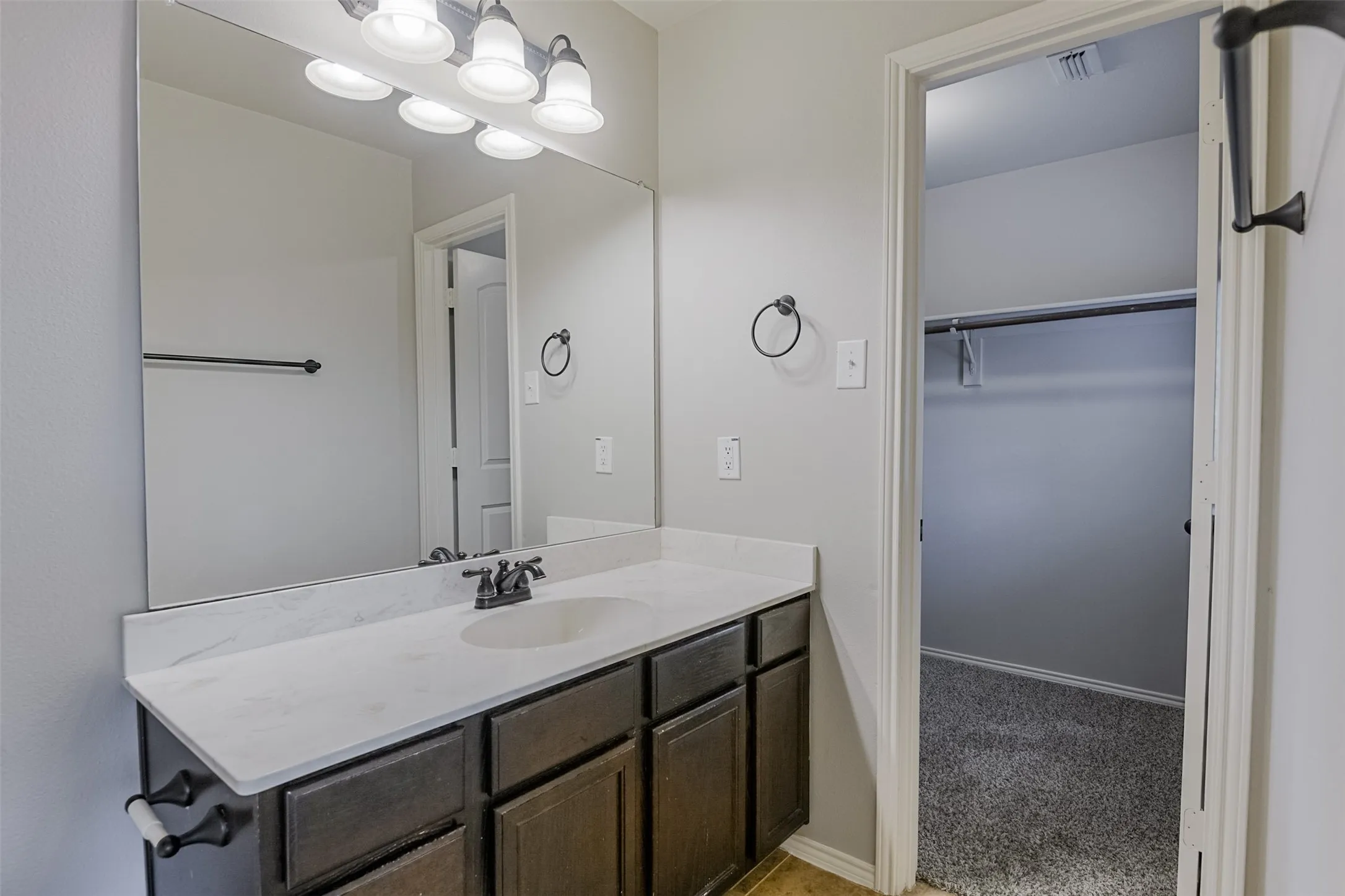 Duplex For Rent in Tarrant County , 2515 Sedona Street, Mansfield, Texas 76063, 3 Bedroom, 3 Bathroom, 2 Garage spaces, 1,298 Sqft, built in 2011, mls#21380620, Real Estate Agent in Mansfield, Homes For Rent in Tarrant county, Homes For Rent in Mansfield, Realtor in Mansfield Texas, Real Estate Brokerage Independent Realty Texas, Luminita Cordes Realtor